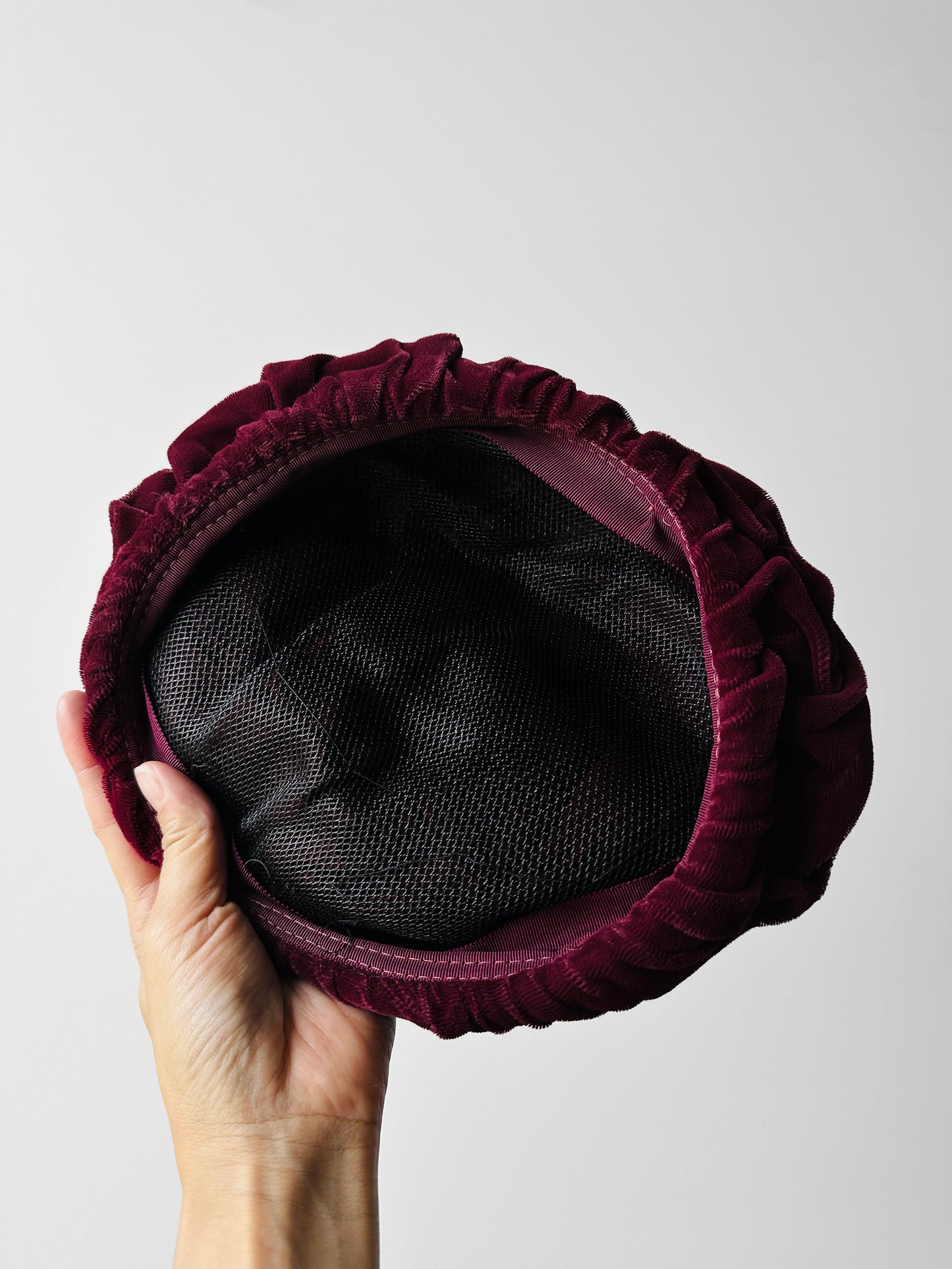 1930s - 1940s Wine Toned Velvet Ruched Hat - Sz. XS/S