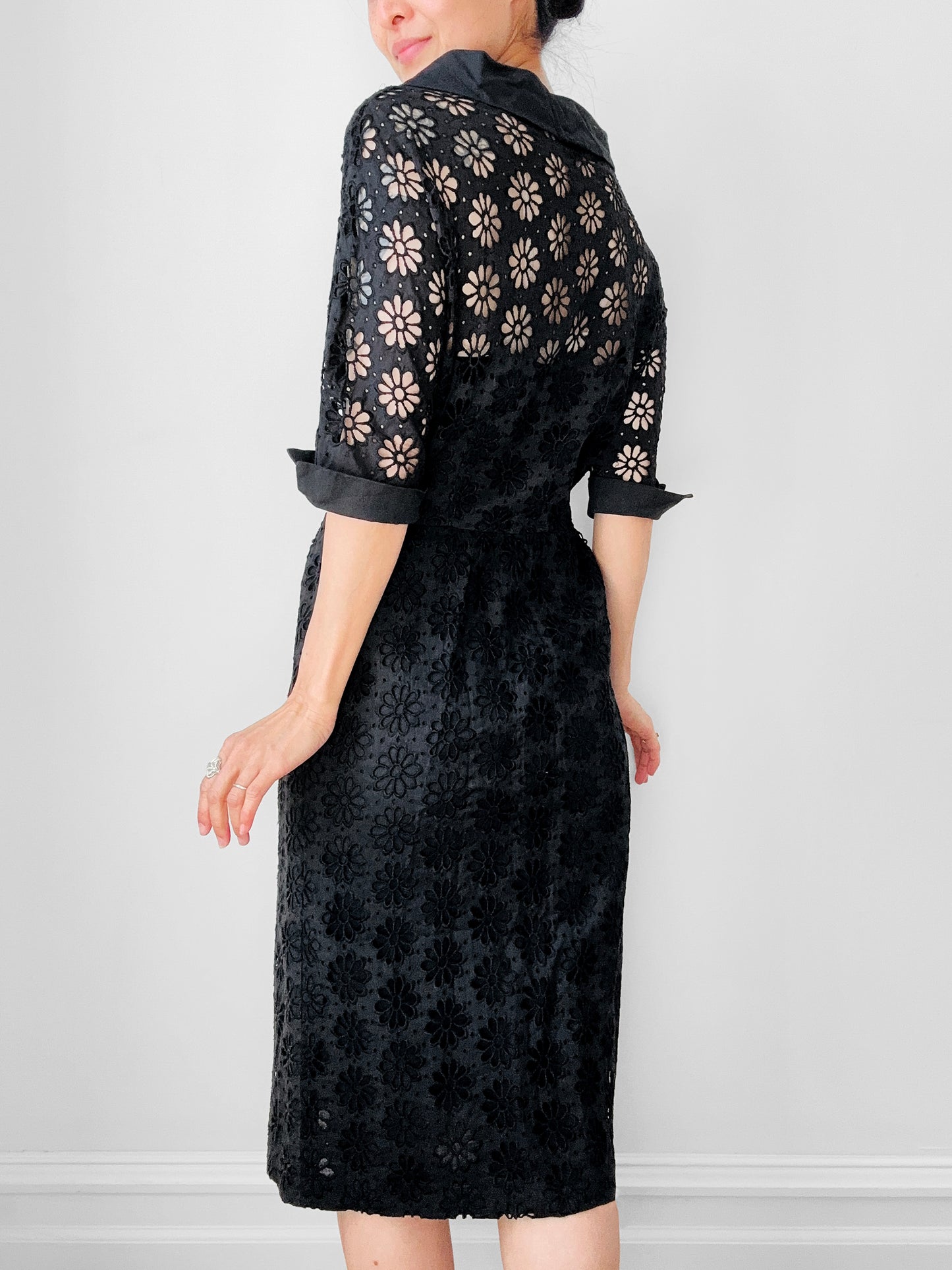 Vintage 1960s - 1970s Black Floral Button Front Collared Cotton Eyelet Shirtwaist Dress - Sz.S