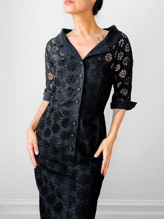 Vintage 1960s - 1970s Black Floral Button Front Collared Cotton Eyelet Shirtwaist Dress - Sz.S