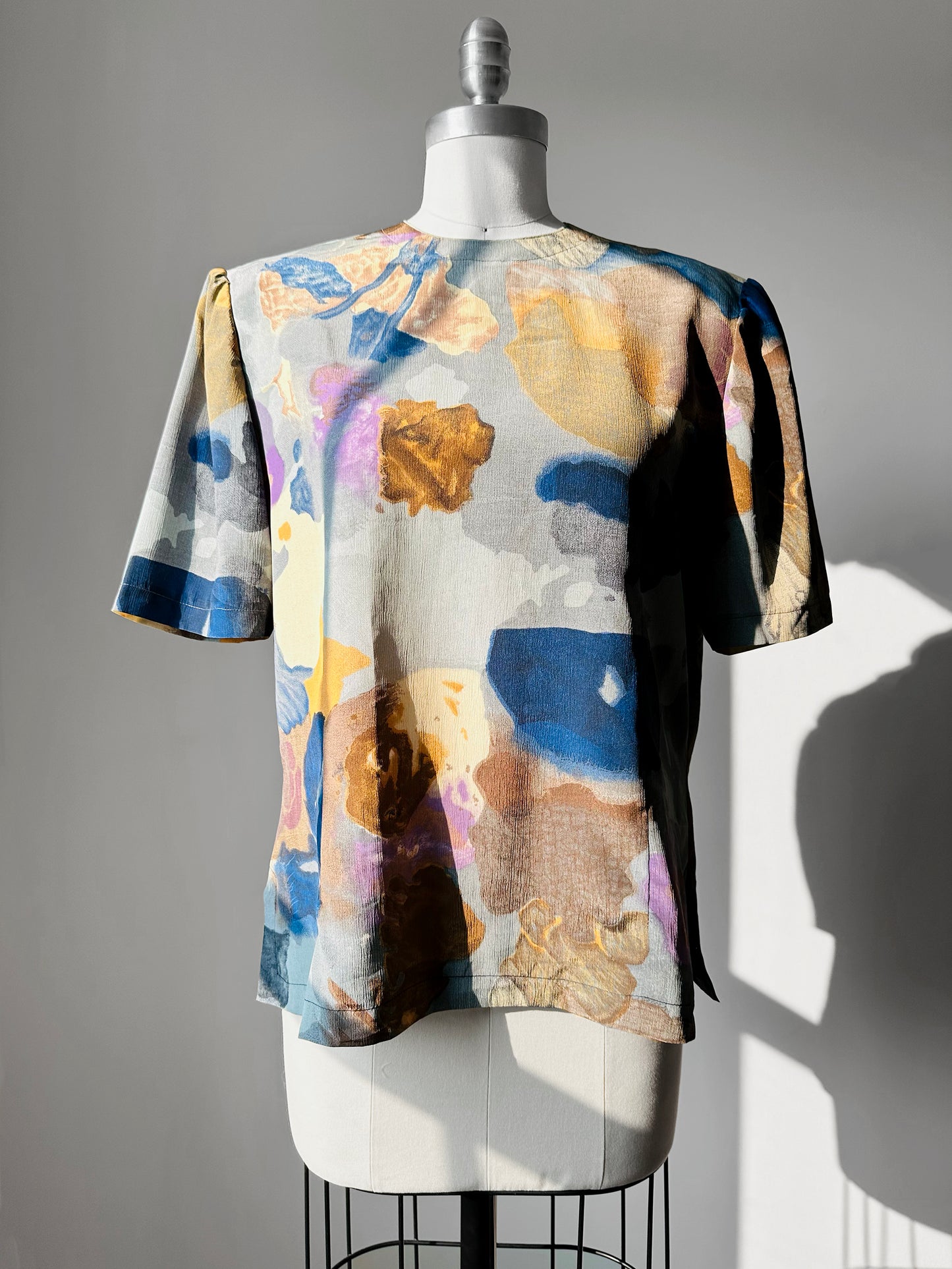 1980s Painterly Multi Tone Short Sleeve Blouse  - Sz. S/M