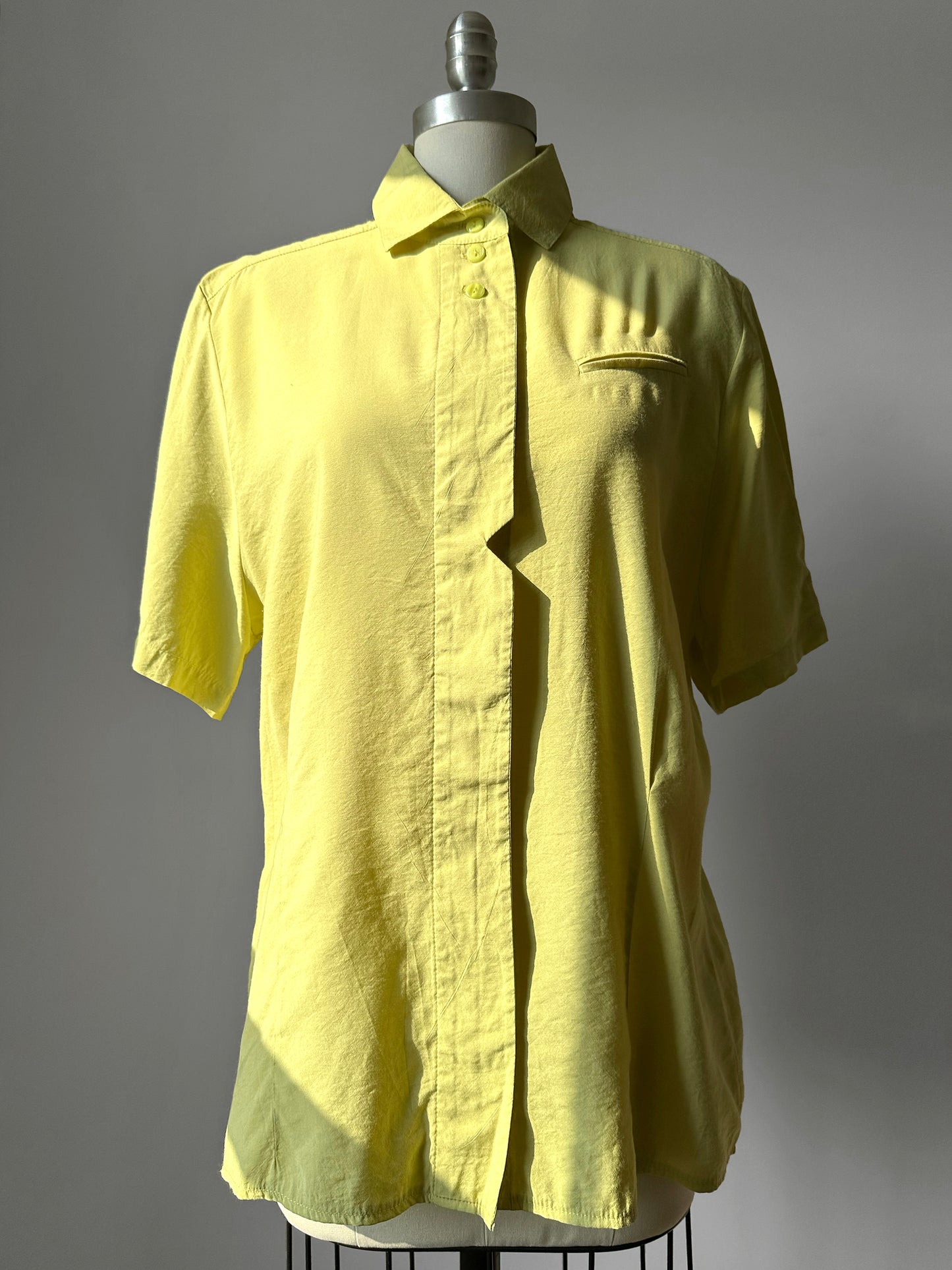 1980s West Germany Pale Chartreuse Short Sleeve Collared Blouse  - Sz. M