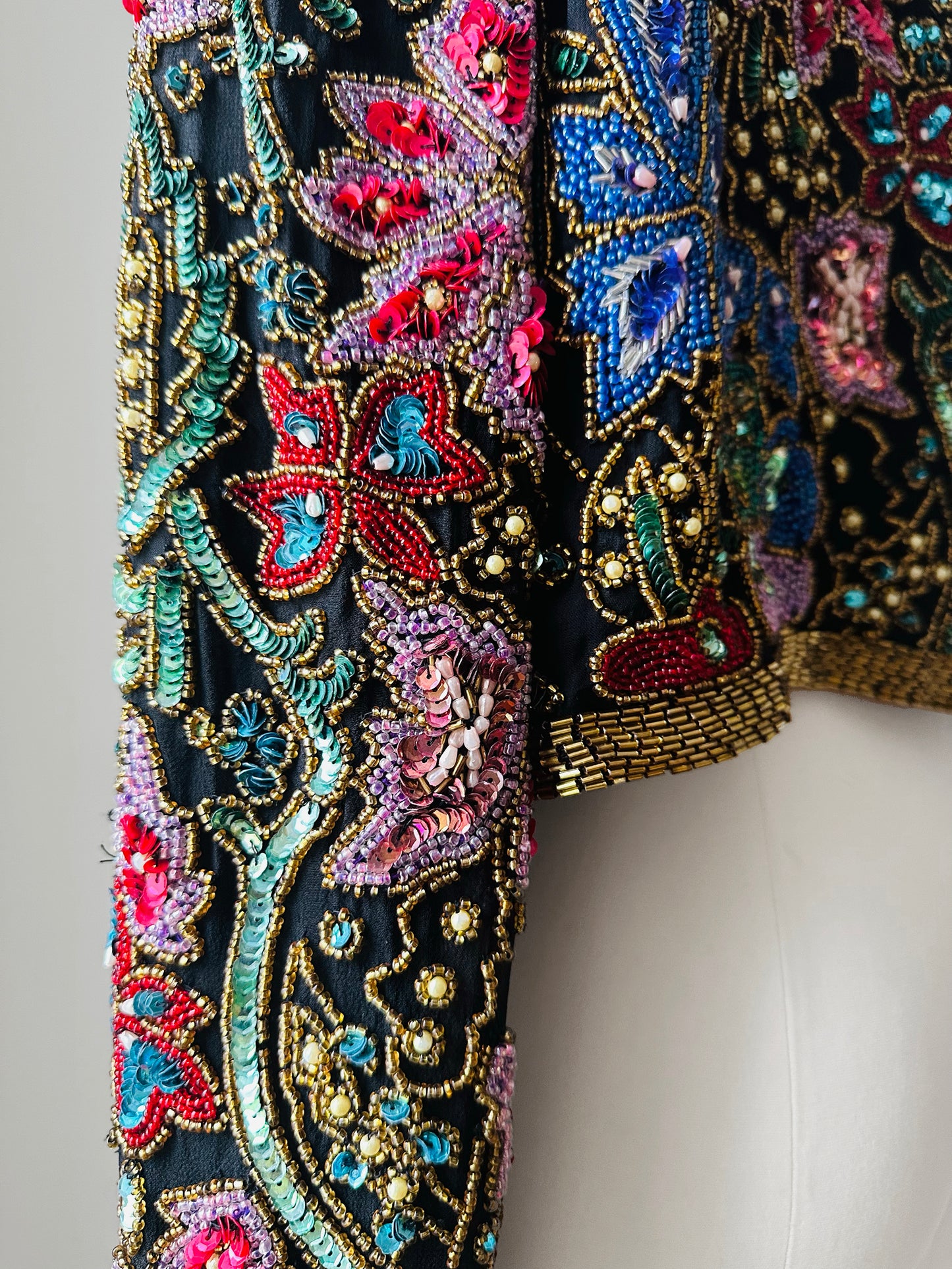 1980s Multi-Toned Beaded Sequins Open-Front Crop Silk Jacket - Sz. M/L