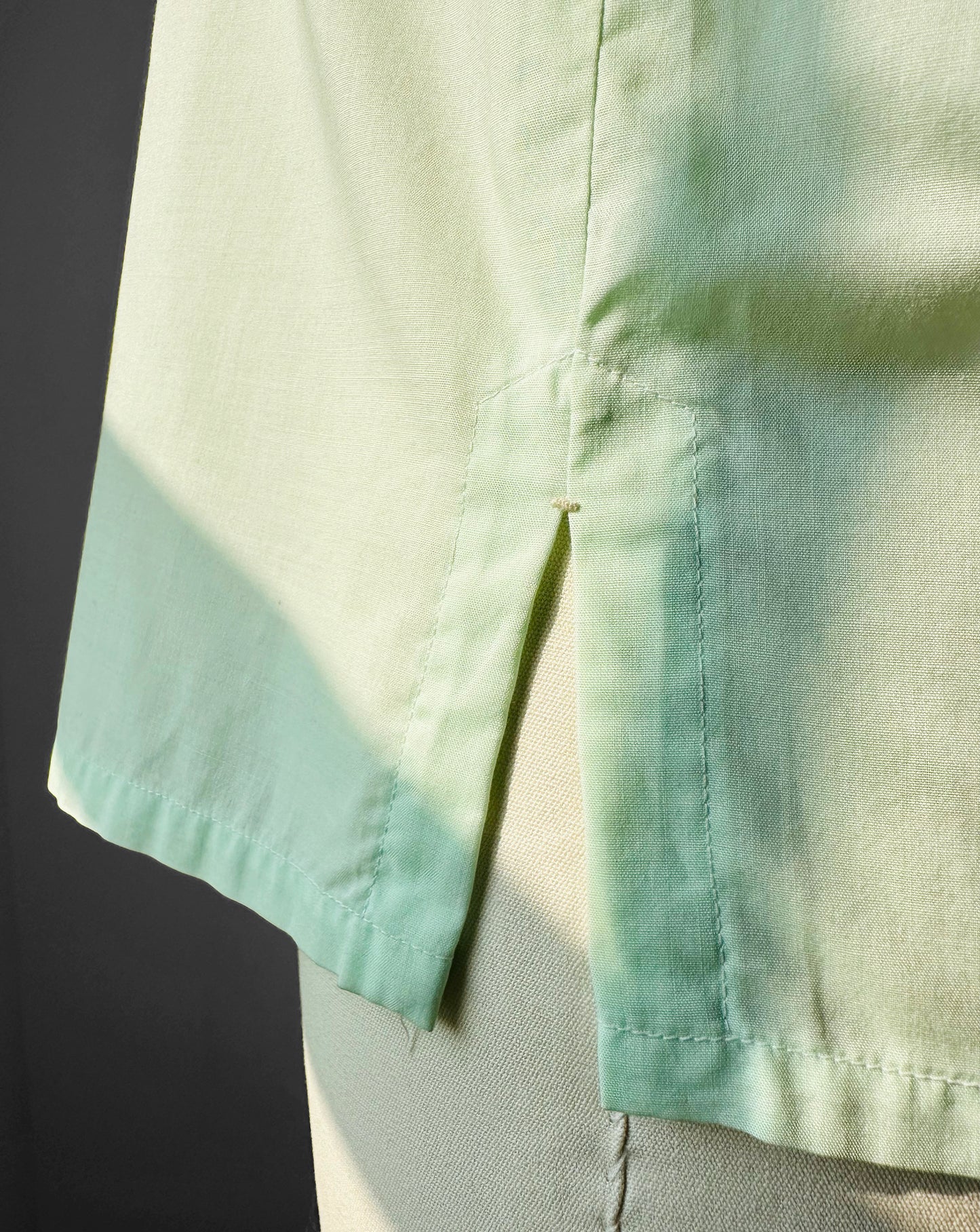 1960s - 1970s Mint Green Embroidered Short Sleeve Collared Shirt - Sz. Sm