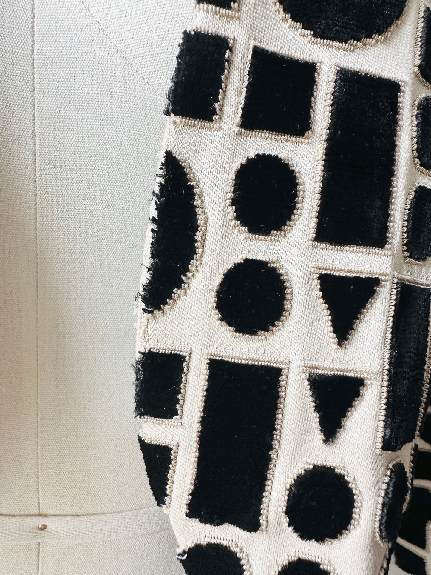 1990s - 2000s Black Off-White Velvety Cropped Jacket - Sz. Sm