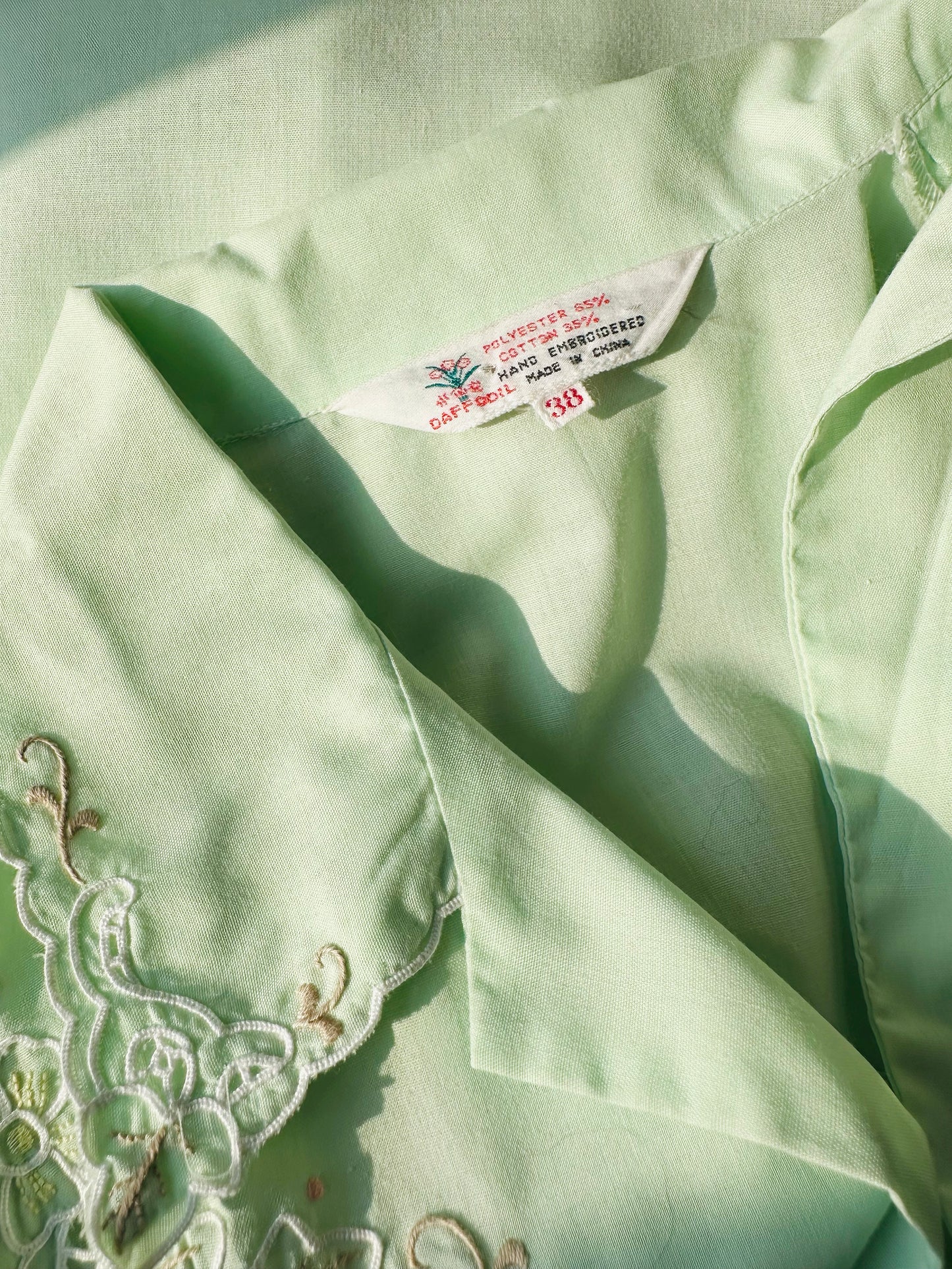 1960s - 1970s Mint Green Embroidered Short Sleeve Collared Shirt - Sz. Sm
