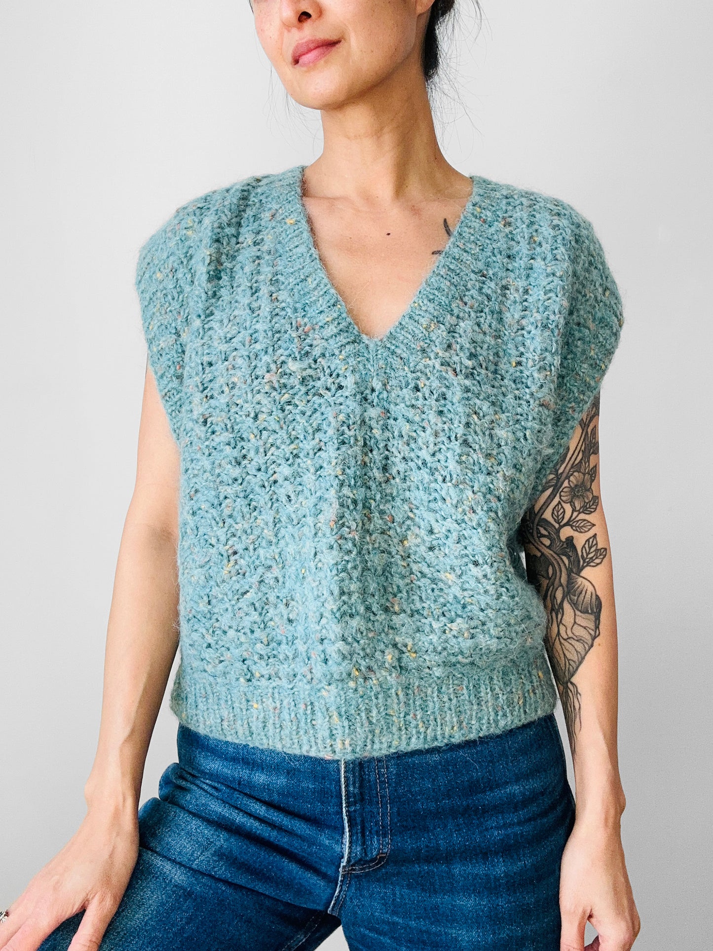 Vintage 1980s Open Sleeve Soft Blue Green Sleeveless V-Neck Sweater - Sz. S/M