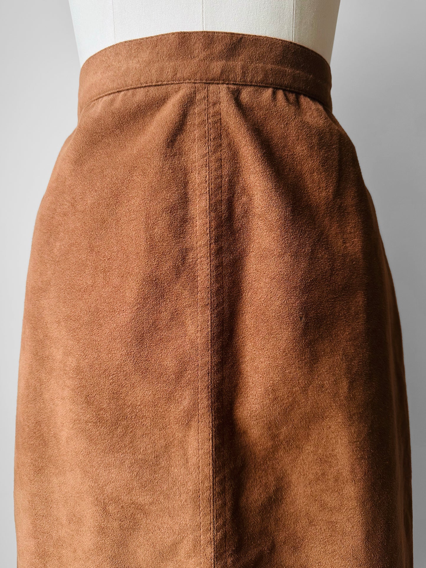 Vintage  1970s - 1980s Caramel A-line Split-Front Ultra Suede Skirt - Sz. Sm