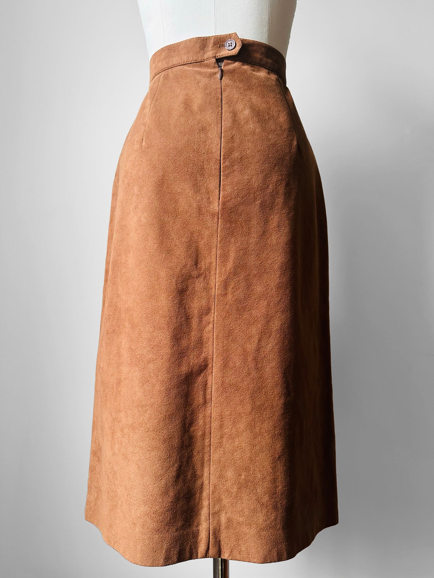 Vintage  1970s - 1980s Caramel A-line Split-Front Ultra Suede Skirt - Sz. Sm