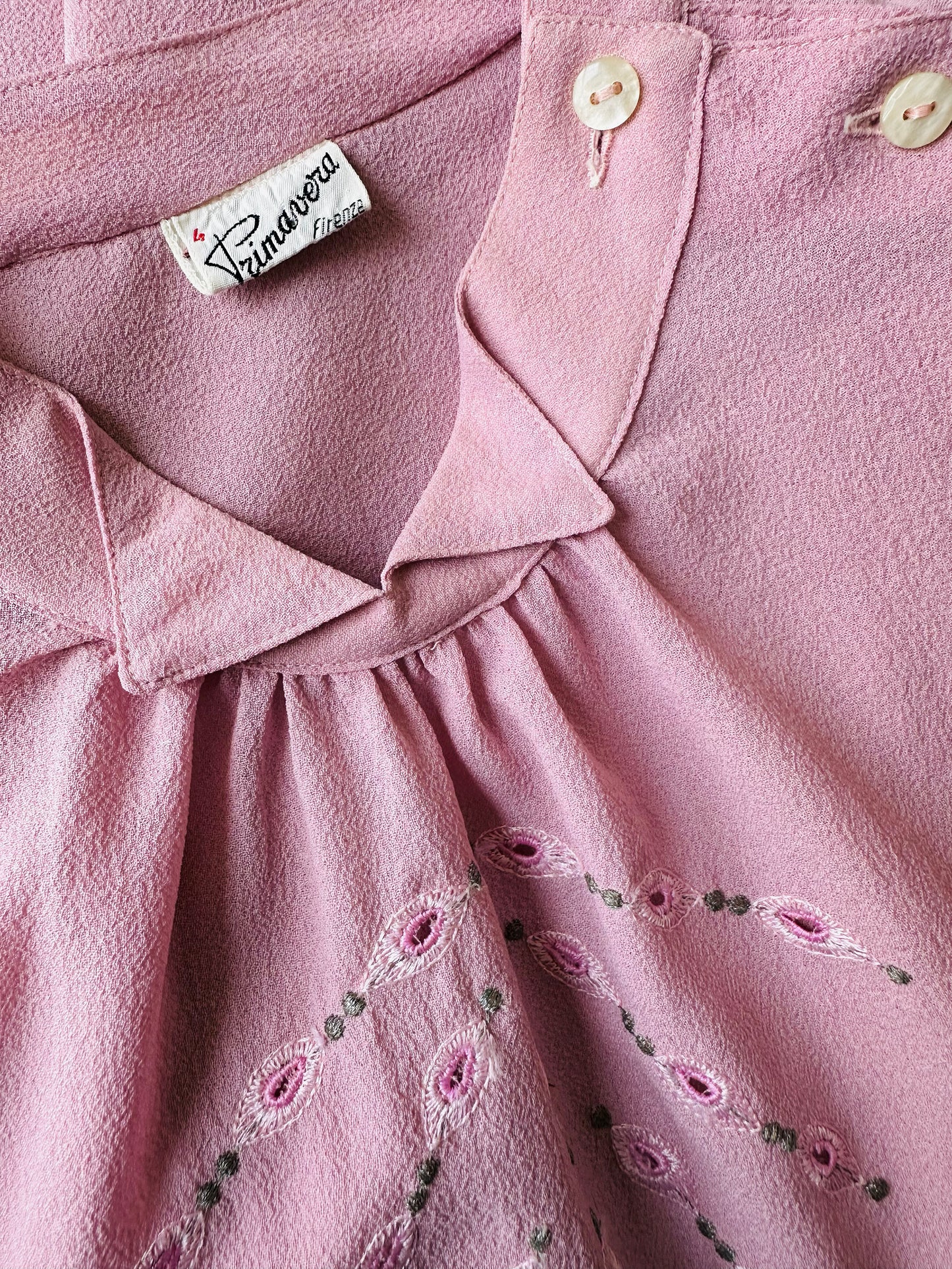 1960s Mauve Floral Embroidered Made in Italy Blouse  - Sz. S/M