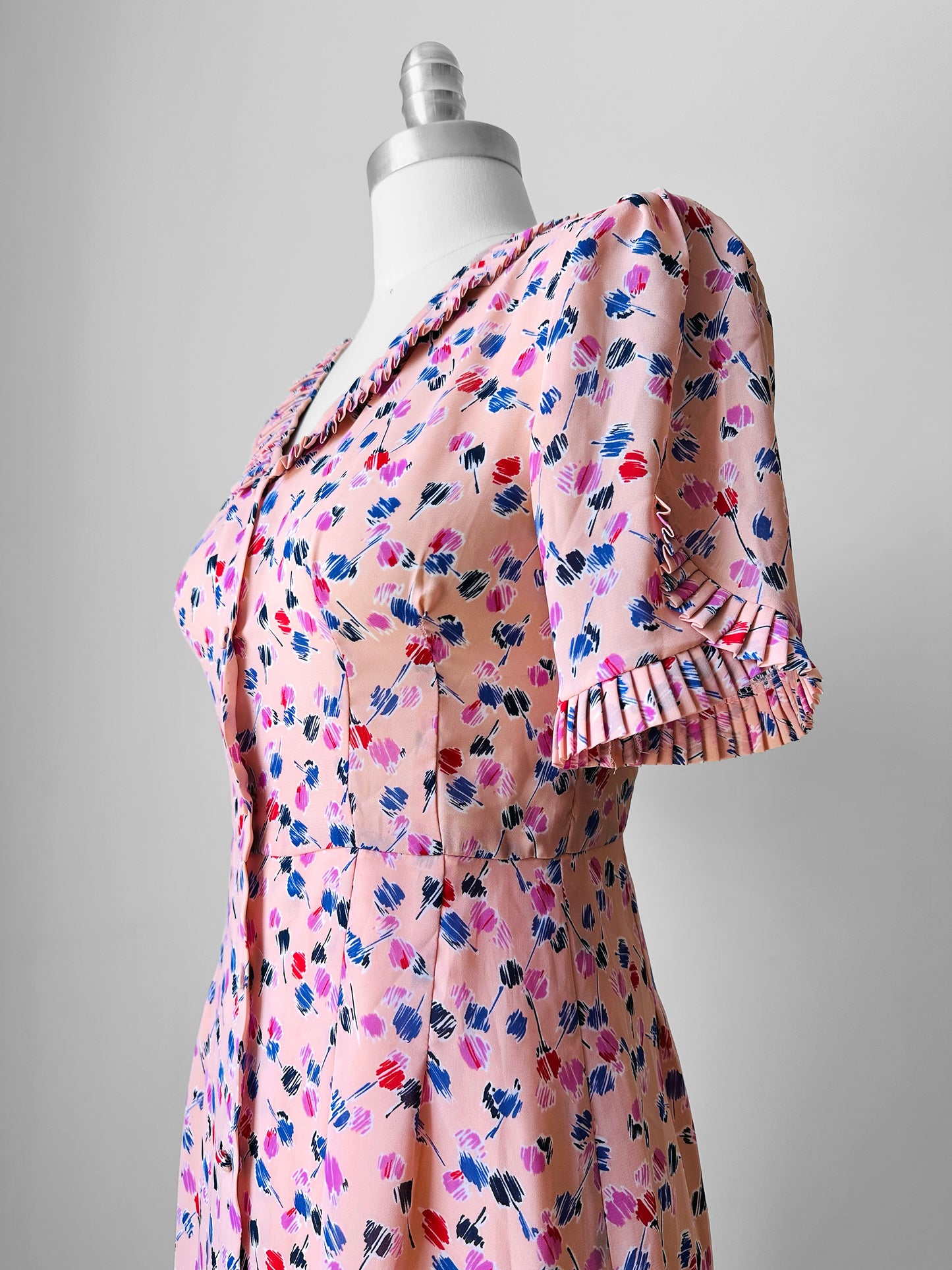 1990s - 2000s Blush Peach Pink Patterned Pleated Trim Dress - Sz. XXS/XS