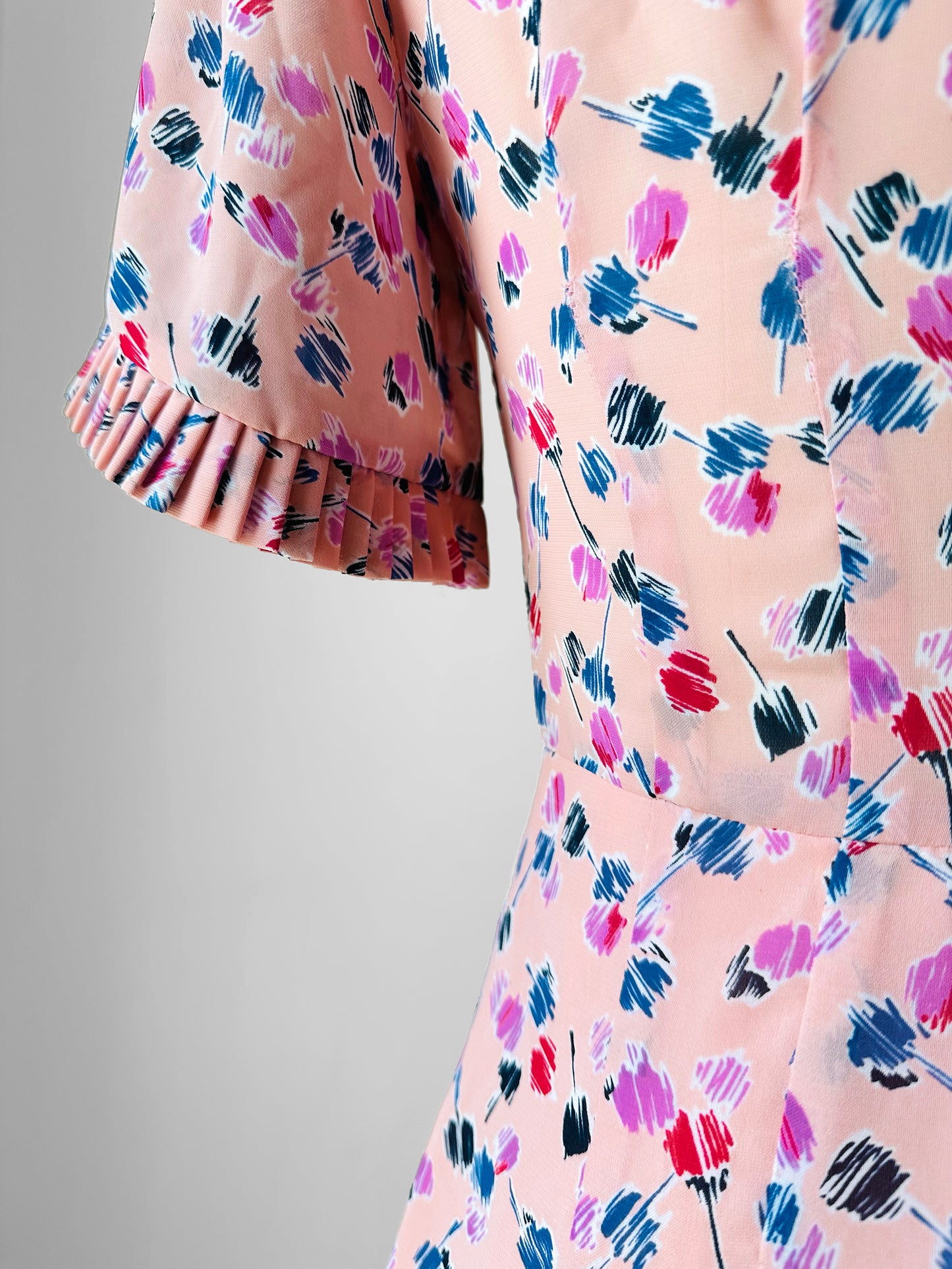 1990s - 2000s Blush Peach Pink Patterned Pleated Trim Dress - Sz. XXS/XS