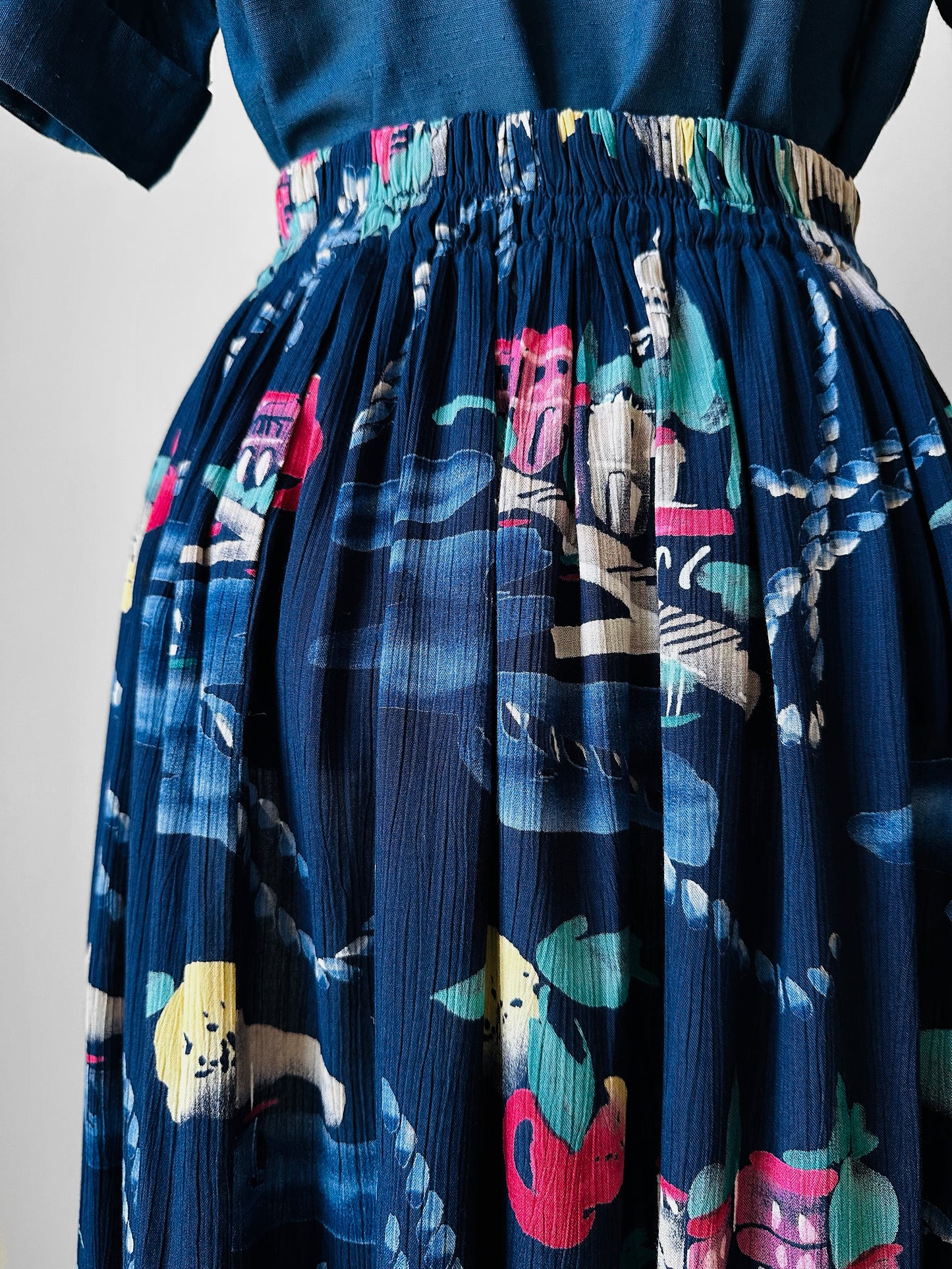 1980s - 1990s Navy Blue Vacation Patterned Skirt - Sz. M/L