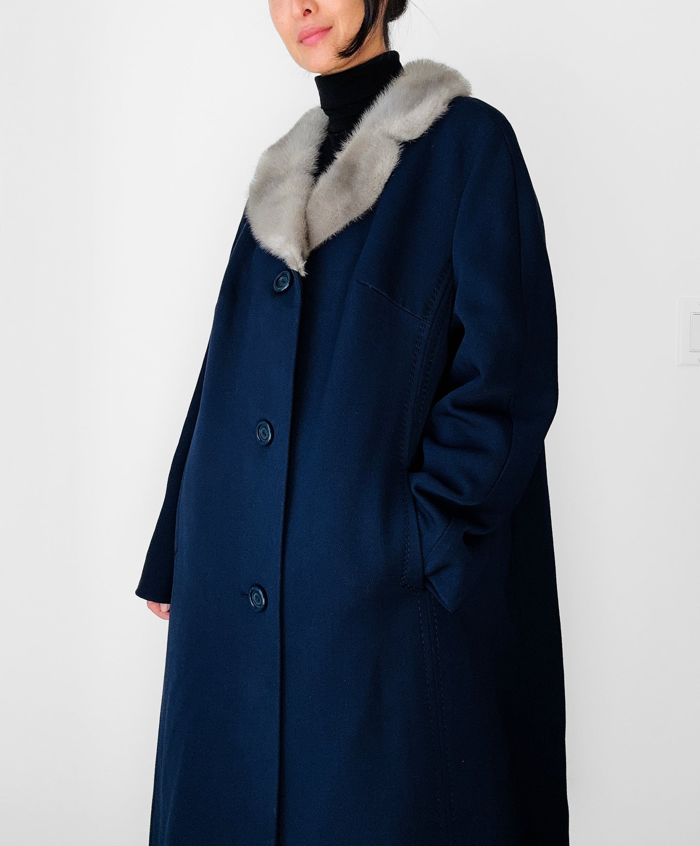 1950s - 1960s Navy Blue Fur Collared Overcoat