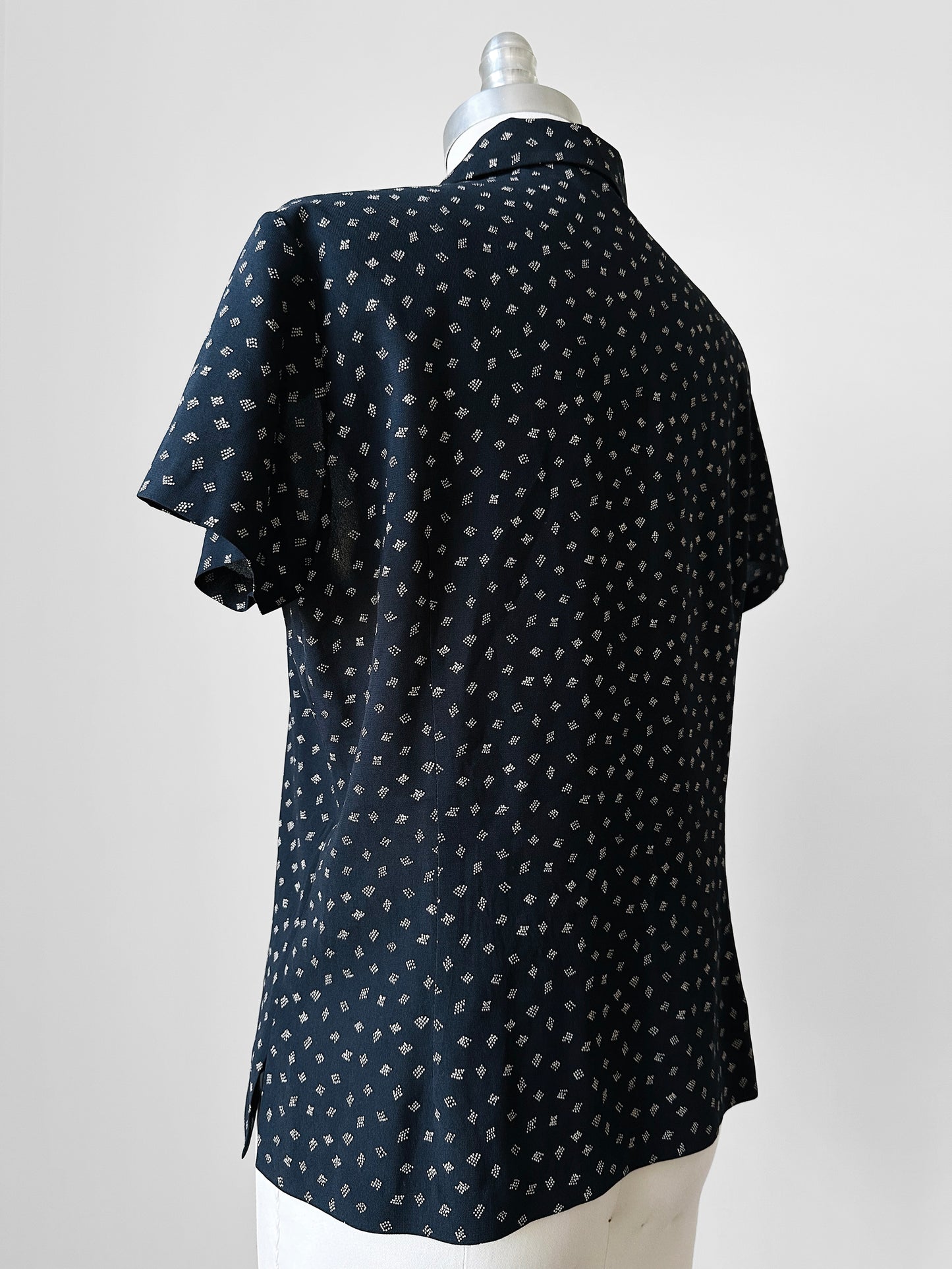 1990s Black Patterned Short Sleeve Tapered Blouse - Sz. Sm