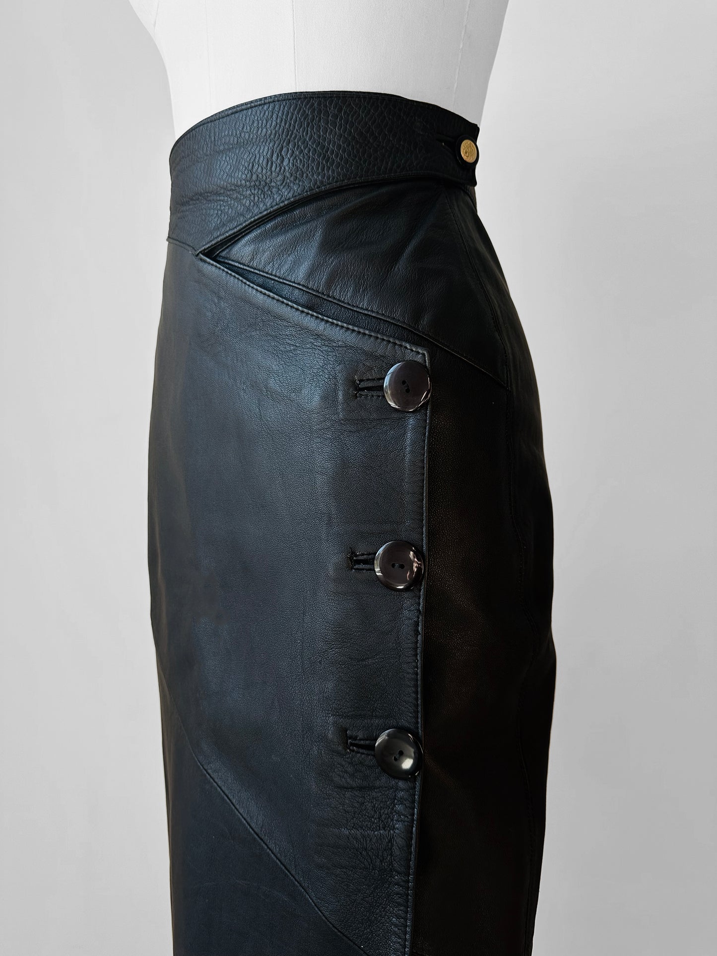 1980s Black Buttery Soft Side Button Leather Wrap Skirt - Sz. XXS/XS