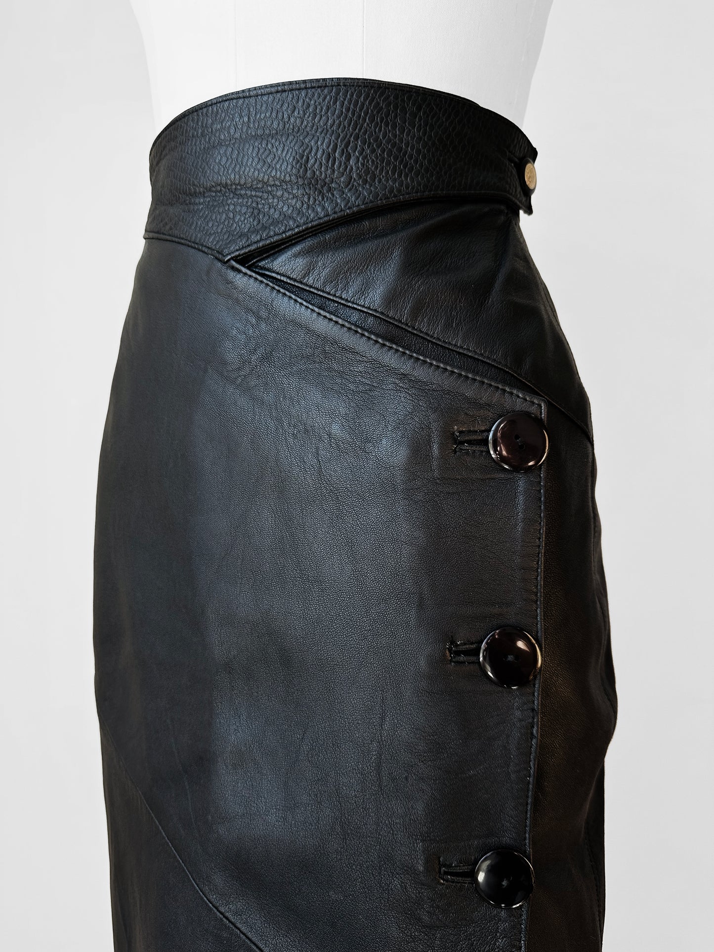 1980s Black Buttery Soft Side Button Leather Wrap Skirt - Sz. XXS/XS