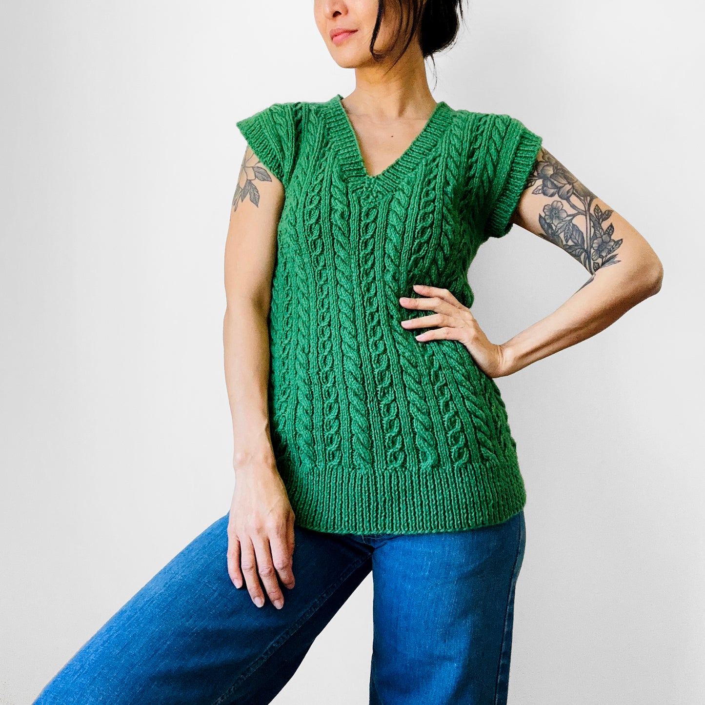 1970s Leaf Green Fitted V-Neck Pullover Cable-Knit Vest - Sz. S