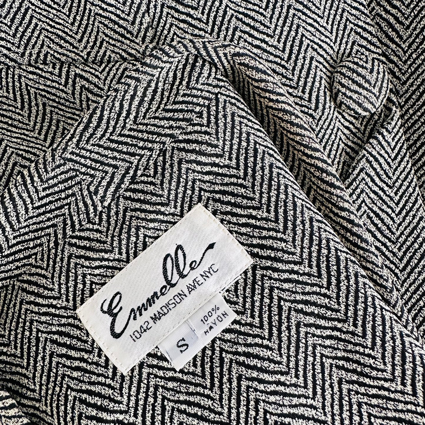 Y2K Emmelle NYC Black and Beige Herringbone Spring Blazer Jacket - S/M