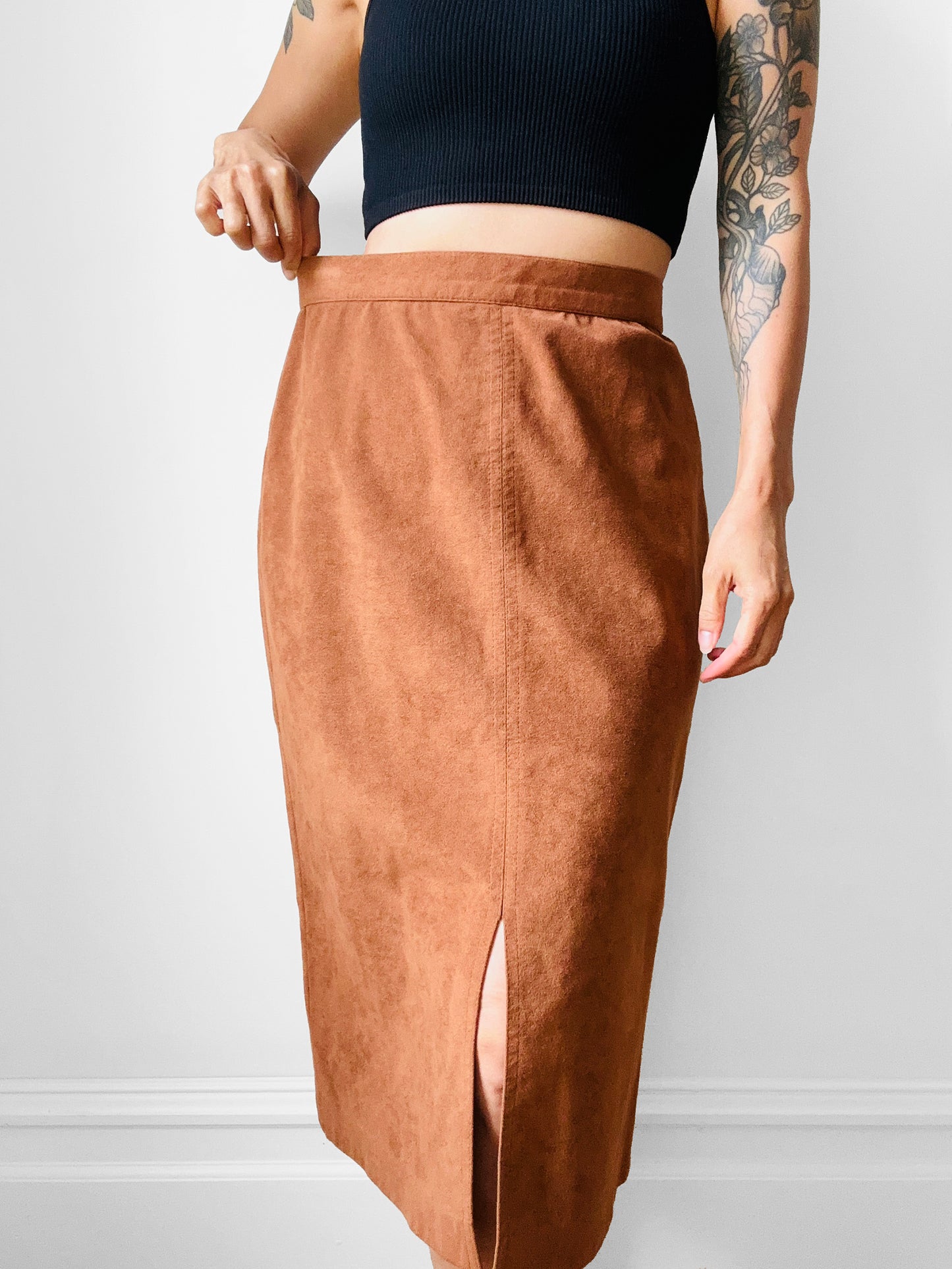 Vintage  1970s - 1980s Caramel A-line Split-Front Ultra Suede Skirt - Sz. Sm