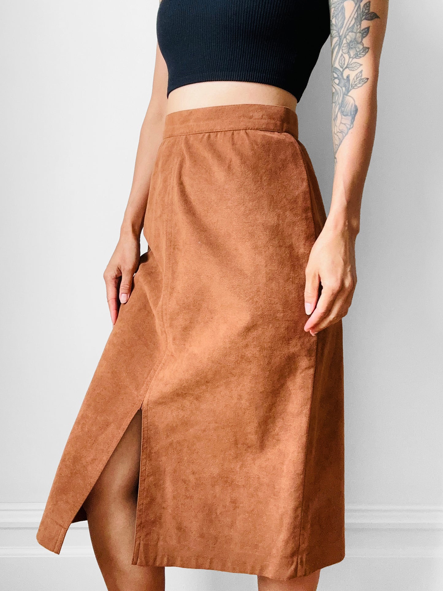 Vintage  1970s - 1980s Caramel A-line Split-Front Ultra Suede Skirt - Sz. Sm