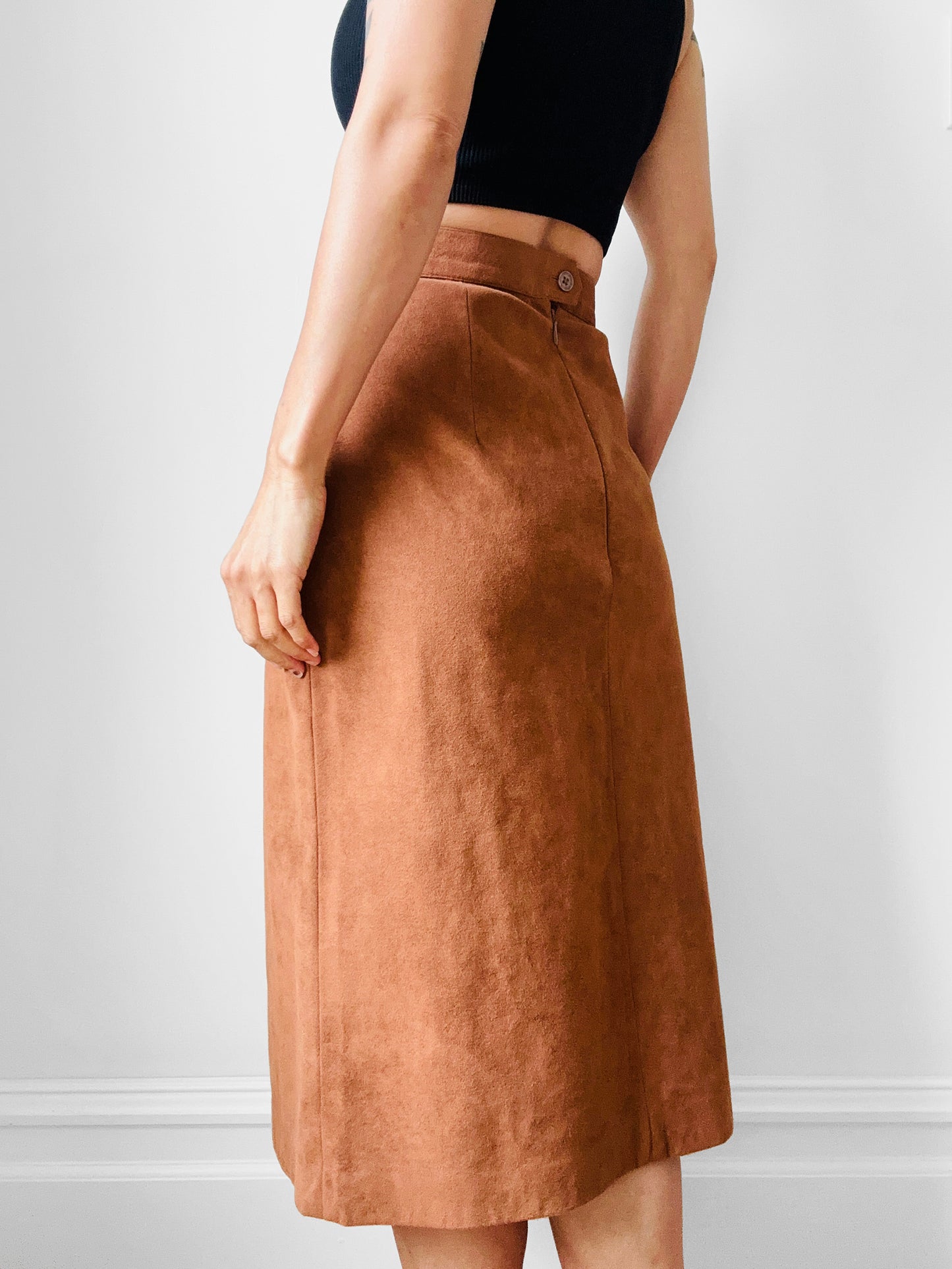 Vintage  1970s - 1980s Caramel A-line Split-Front Ultra Suede Skirt - Sz. Sm