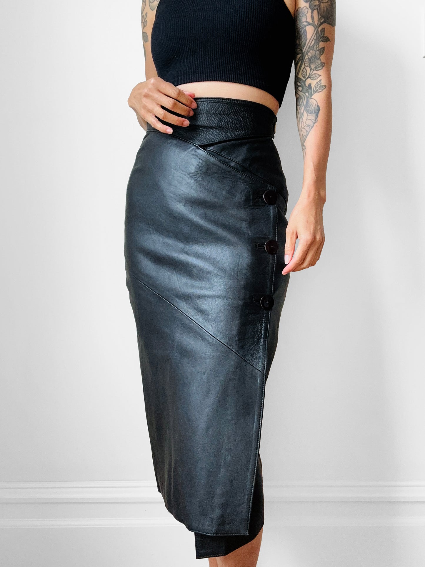 1980s Black Buttery Soft Side Button Leather Wrap Skirt - Sz. XXS/XS