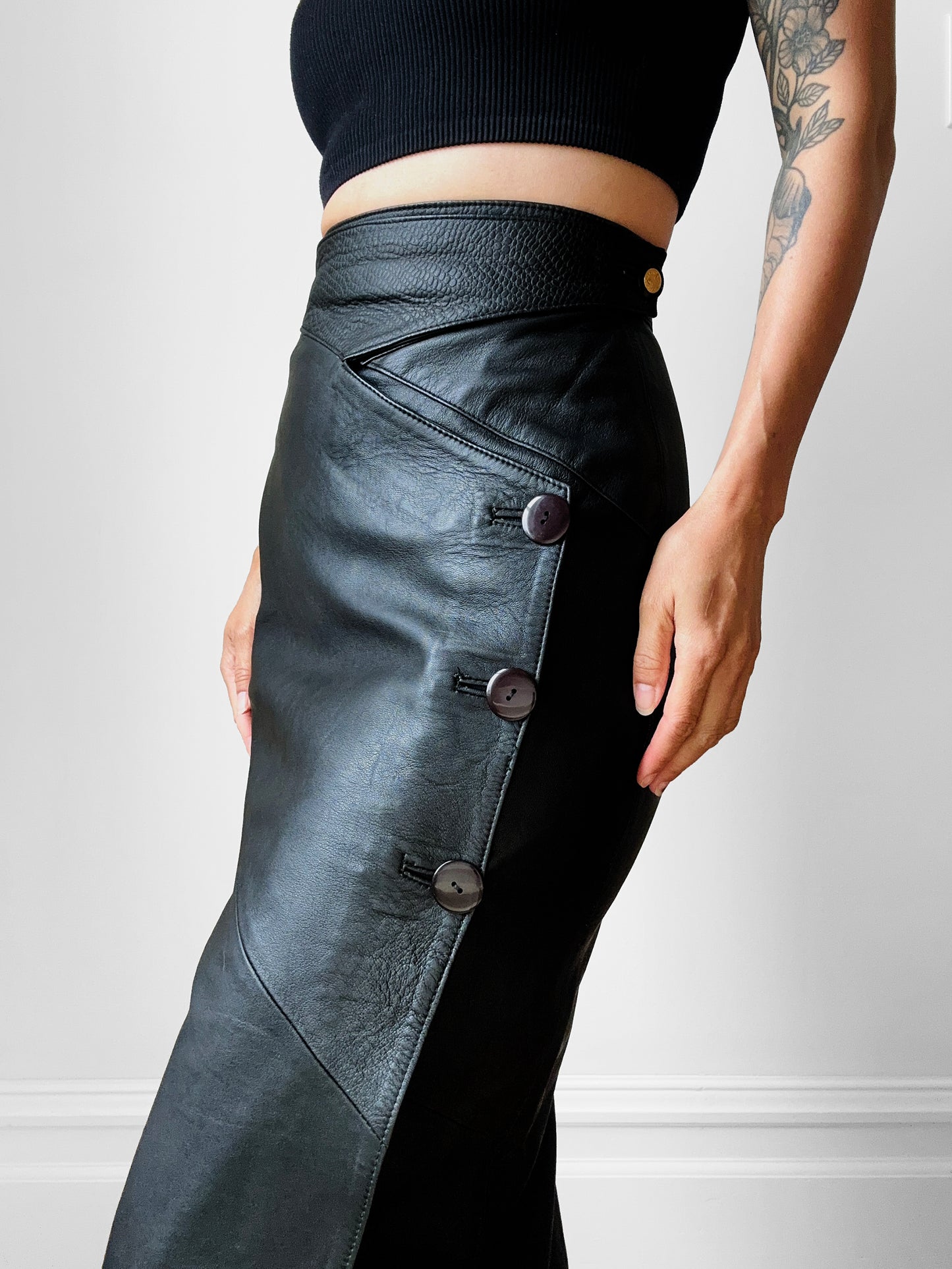 1980s Black Buttery Soft Side Button Leather Wrap Skirt - Sz. XXS/XS