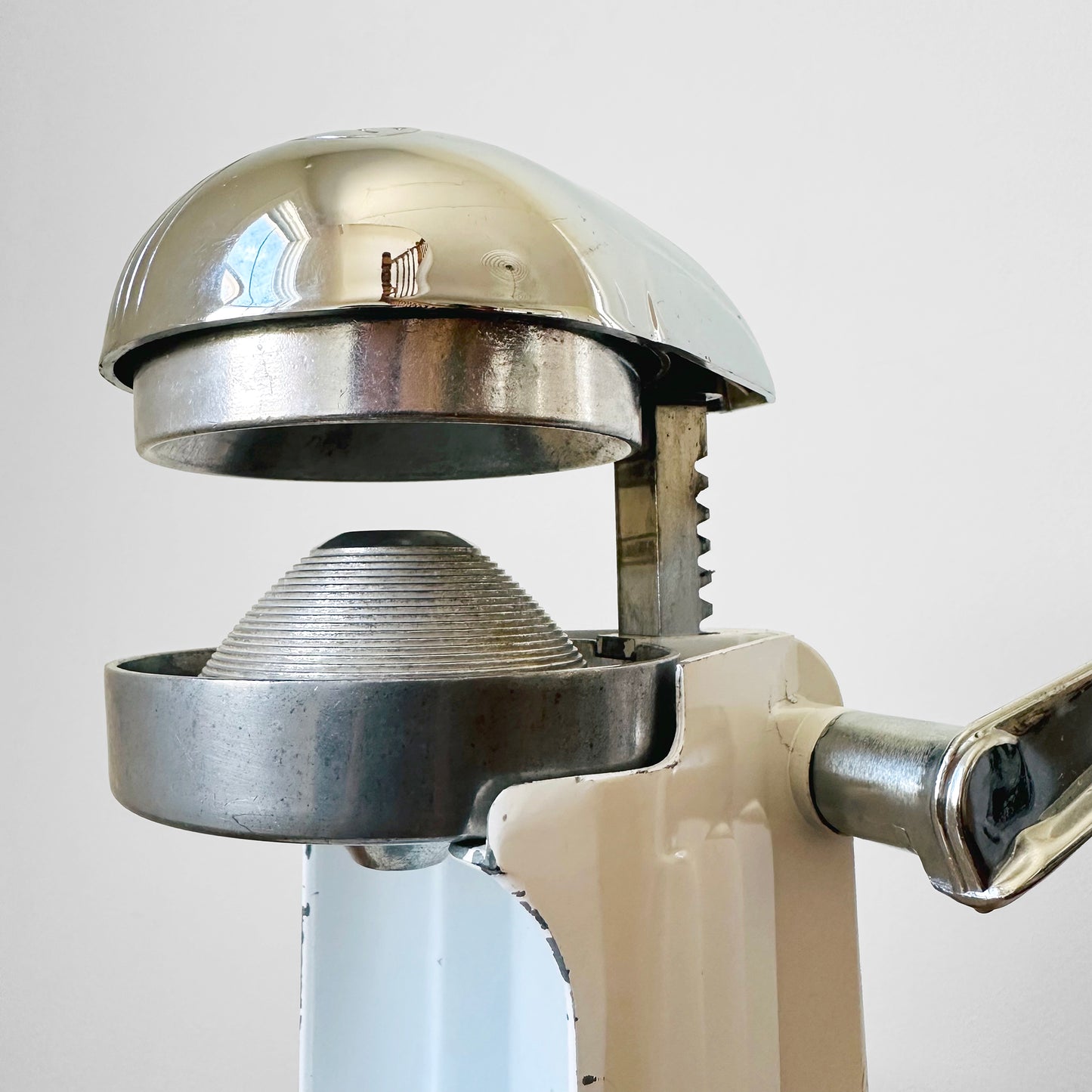 1960s Enamelled Metal and Steel White and Grey Hand-Press Juicer