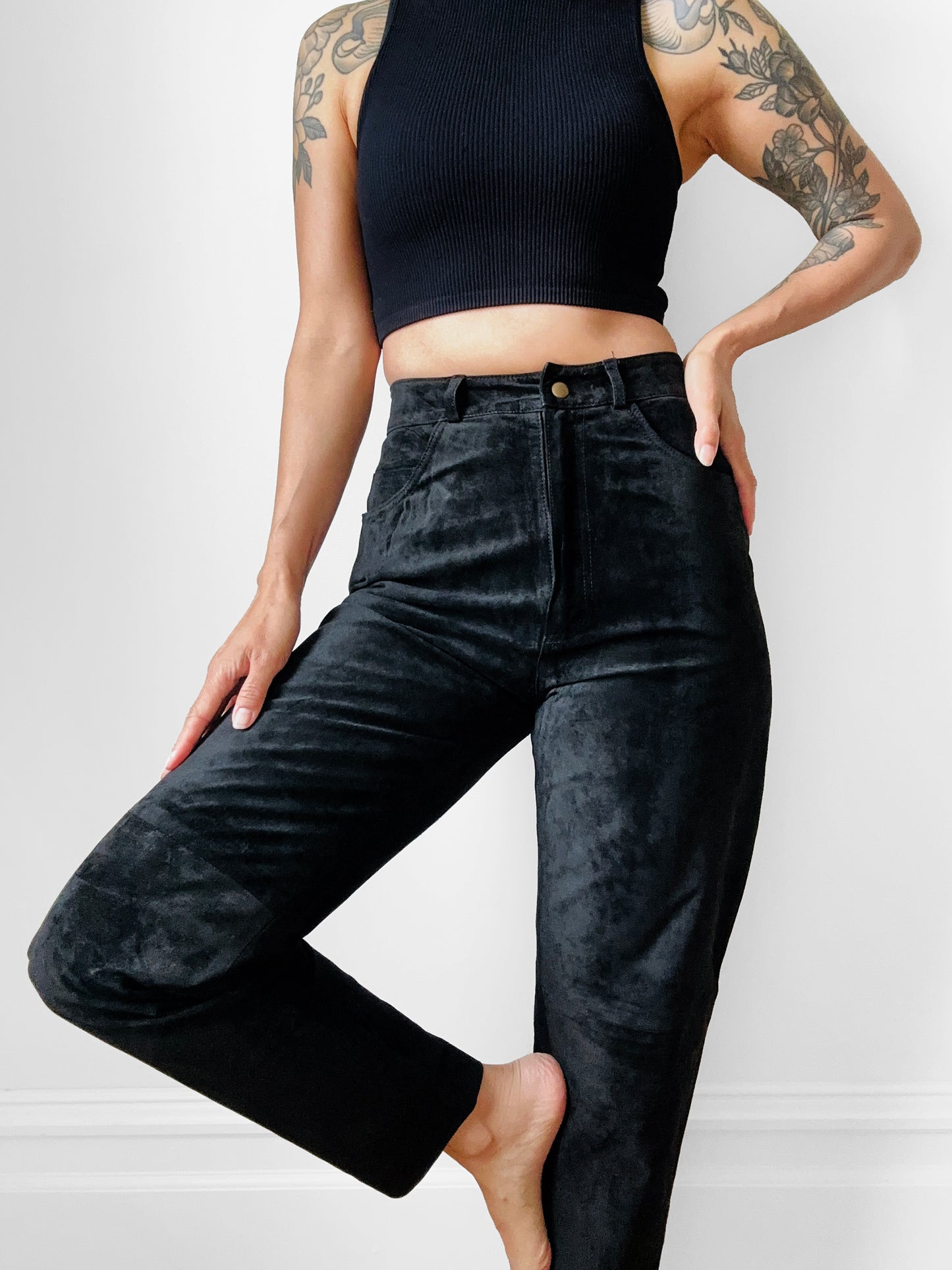 1990s Black High-Waisted Fitted Suede Leather Pant - Sz. Small