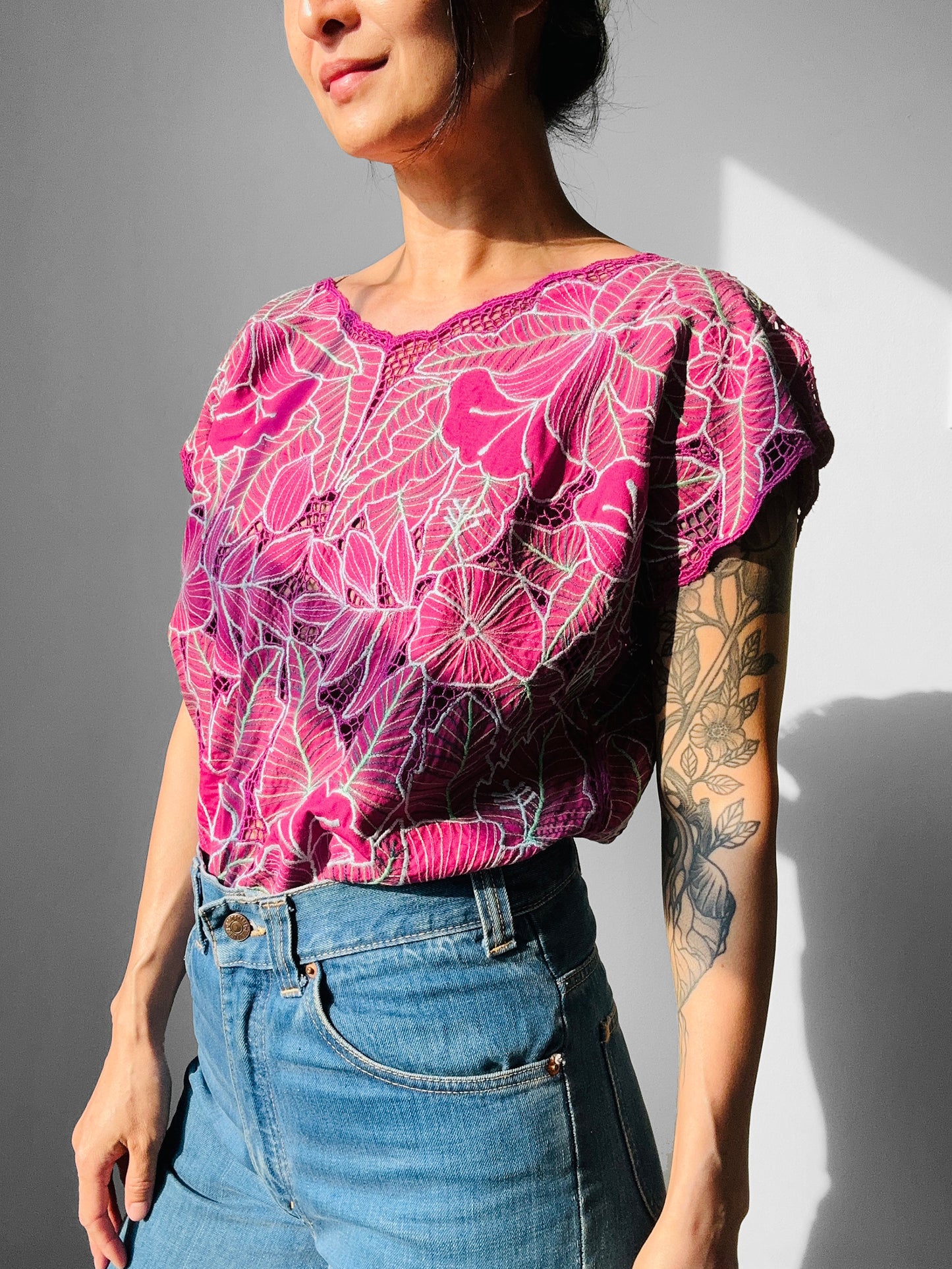 1980s Magenta Embroidered Floral Eyelet Top -  Sz. S/M