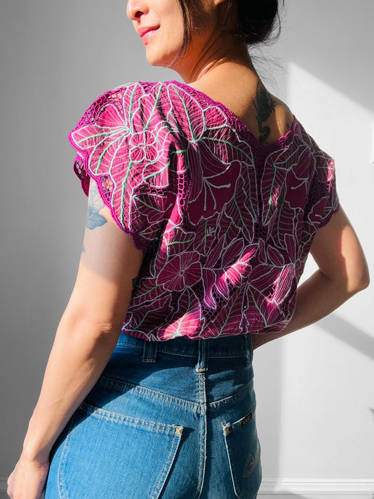 1980s Magenta Embroidered Floral Eyelet Top -  Sz. S/M