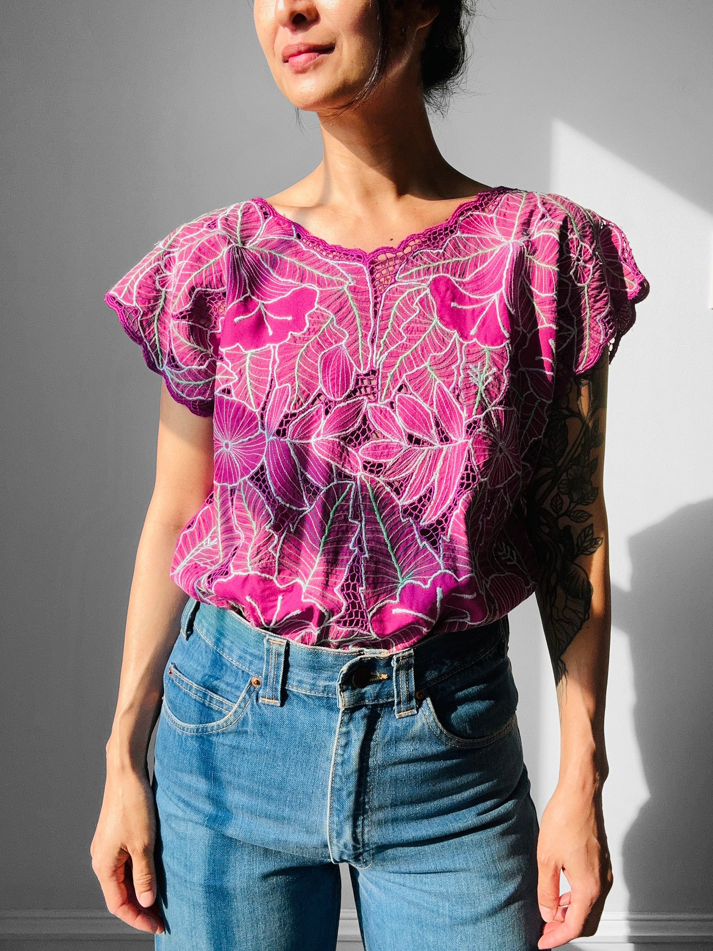 1980s Magenta Embroidered Floral Eyelet Top -  Sz. S/M