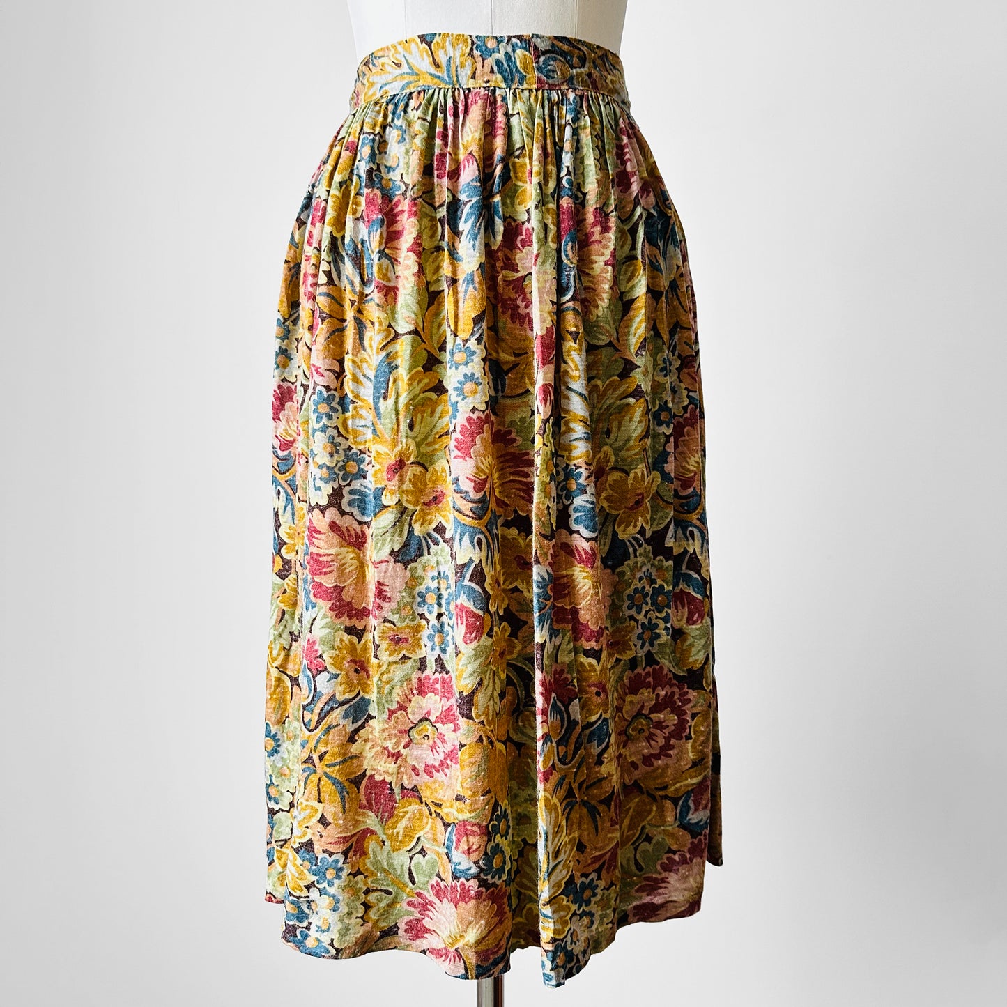 1960s - 1970s Yellow Blue Rust Floral Pleated Fit and Flare Knee-Length Skirt - Sz. XS/S