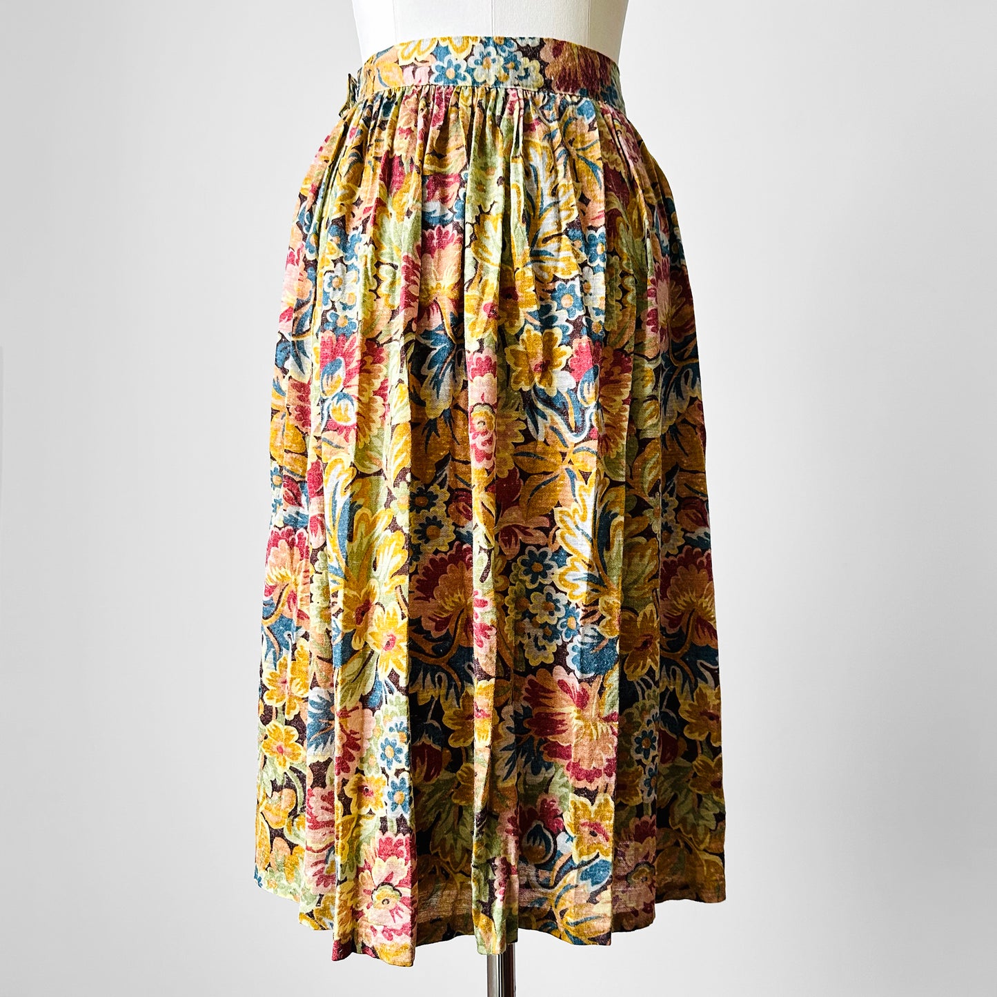 1960s - 1970s Yellow Blue Rust Floral Pleated Fit and Flare Knee-Length Skirt - Sz. XS/S