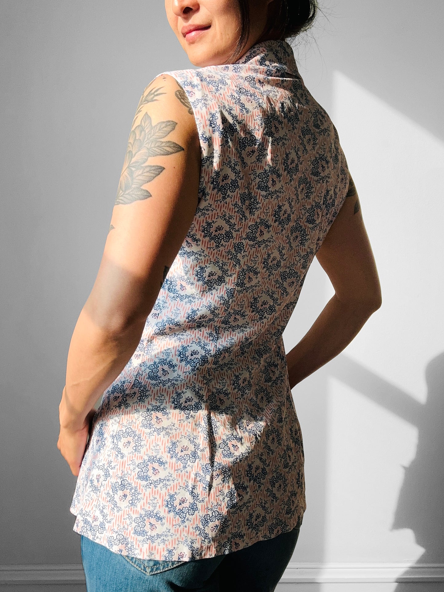 1960s Zip Front Floral Patterned Fitted Top - Sz. XS