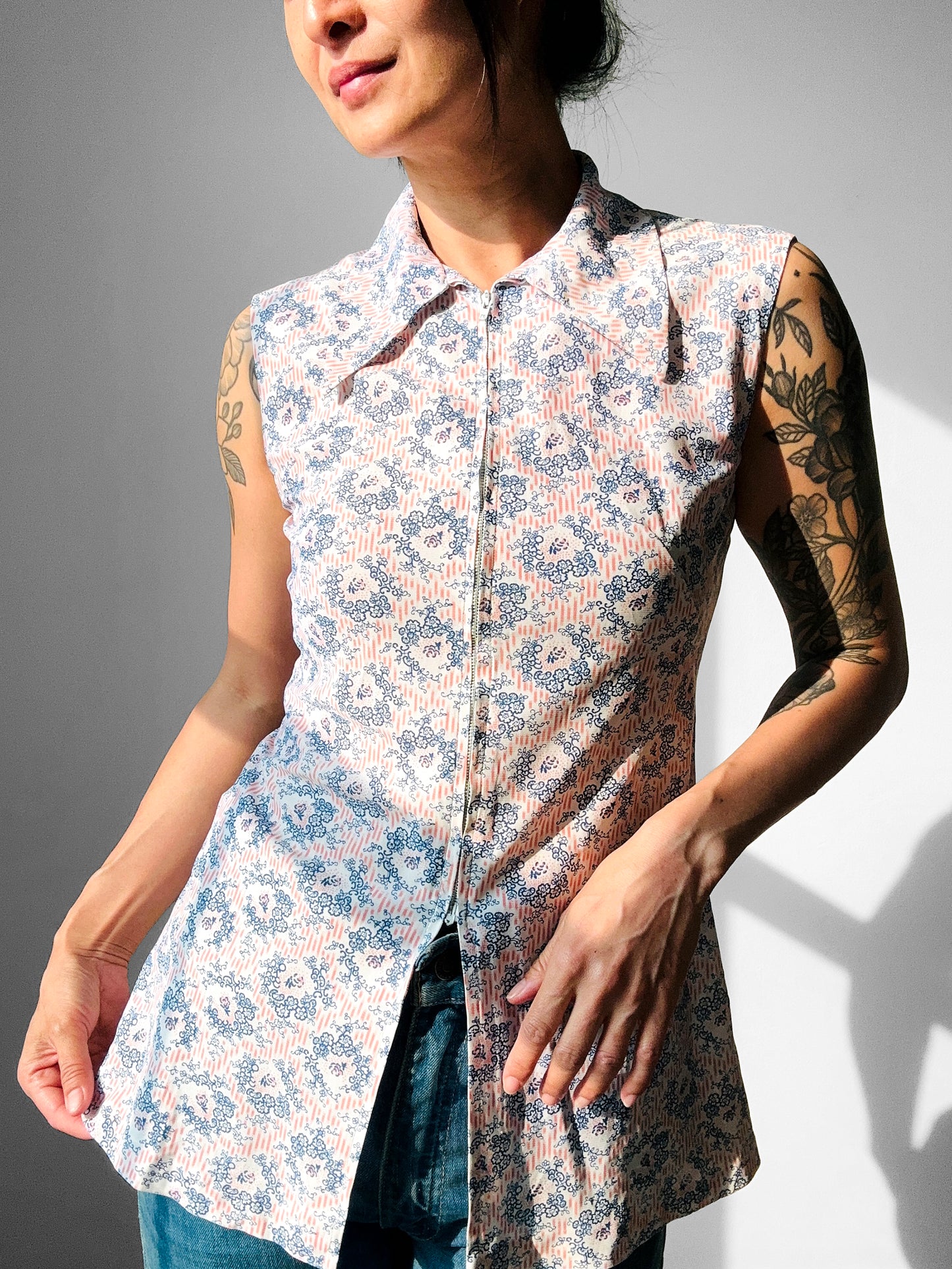 1960s Zip Front Floral Patterned Fitted Top - Sz. XS