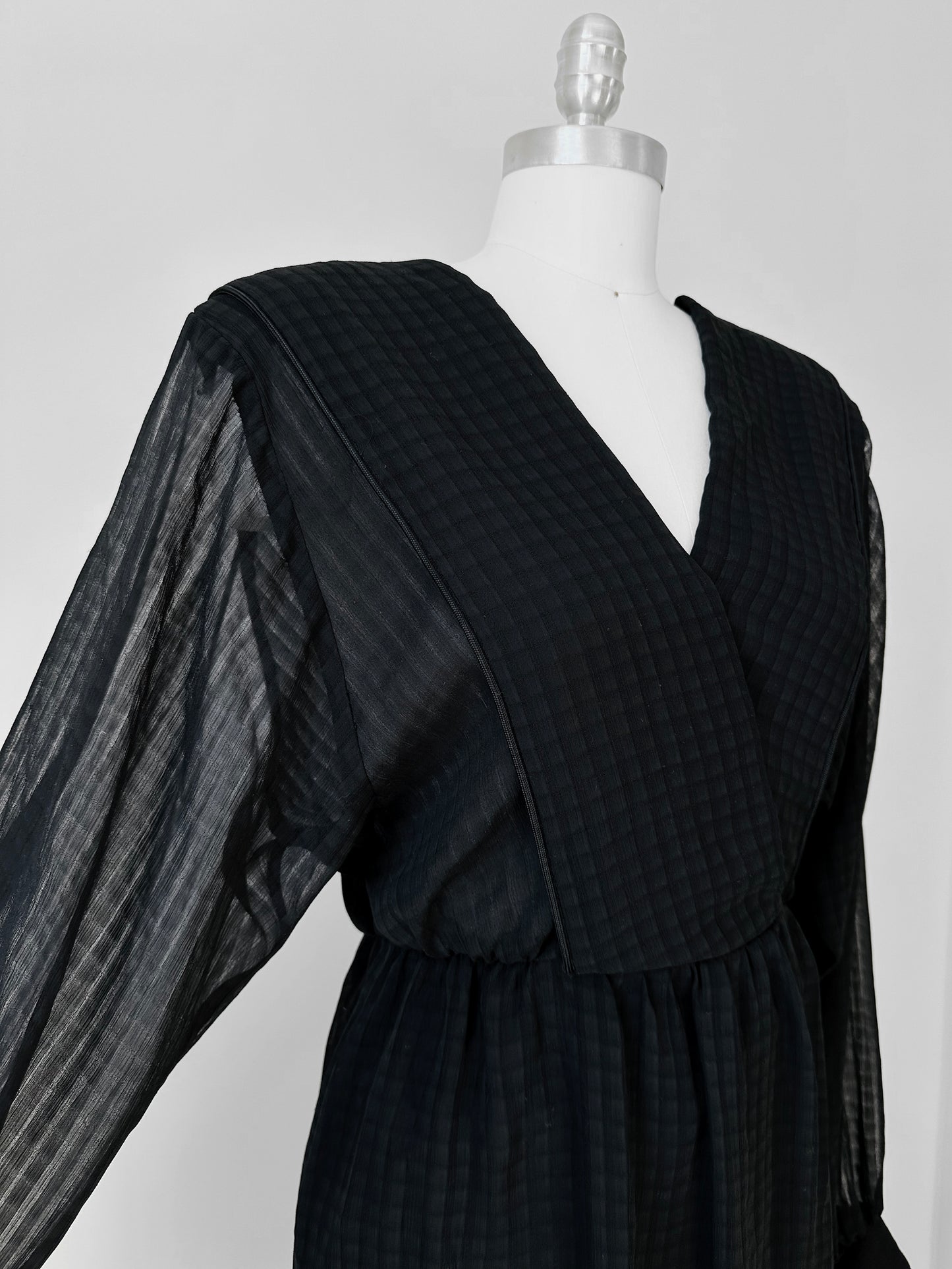 1980s - 1990s Black Patterned Semi Sheer V-neck Tone-On-Tone Dress - Sz. XS/S
