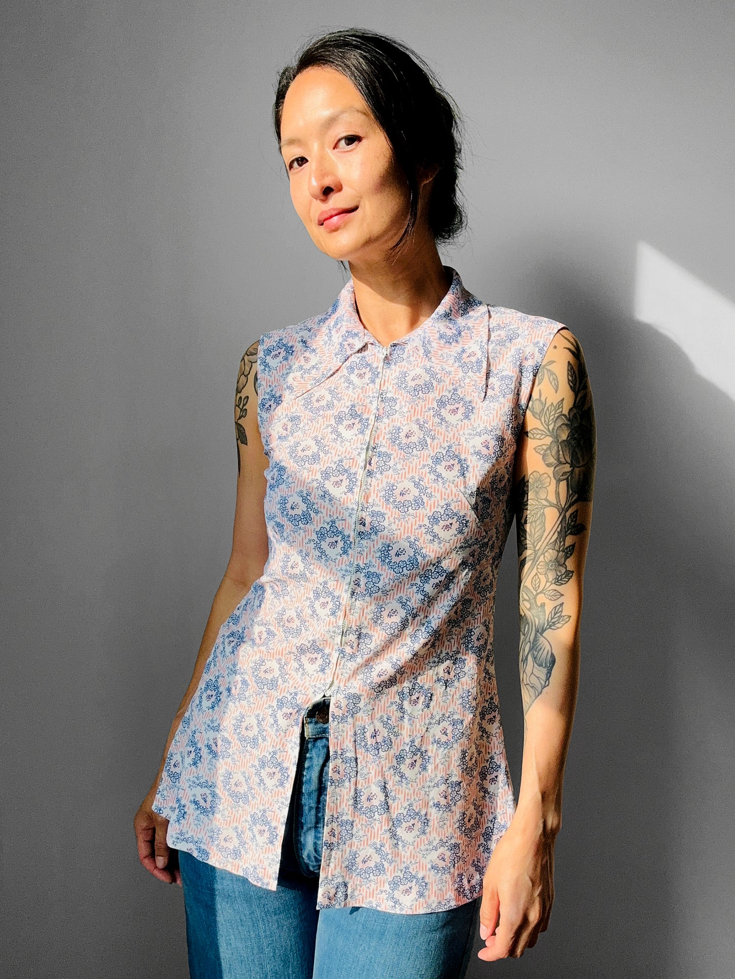1960s Zip Front Floral Patterned Fitted Top - Sz. XS