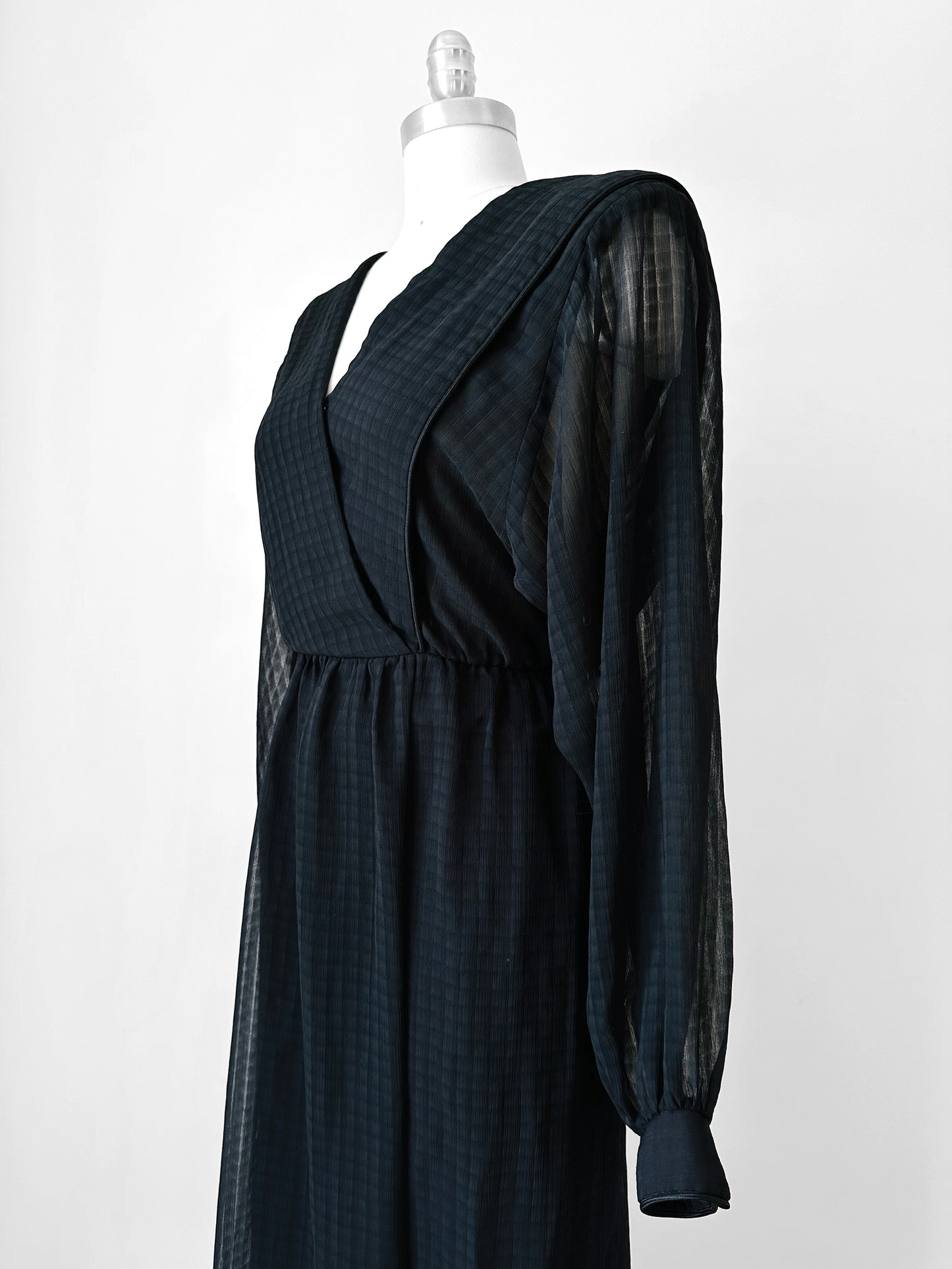 1980s - 1990s Black Patterned Semi Sheer V-neck Tone-On-Tone Dress - Sz. XS/S