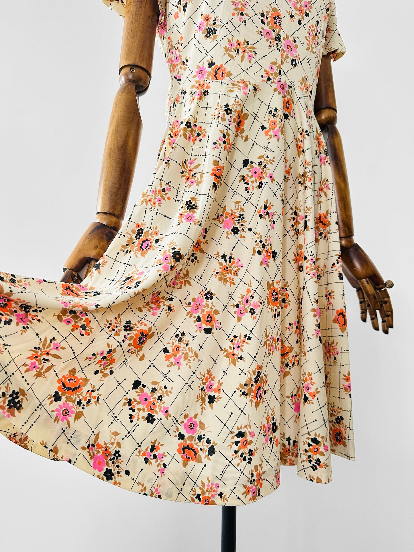 Vintage Late 20th Century Floral Fit and Flare Dress - Sz. S (Copy)
