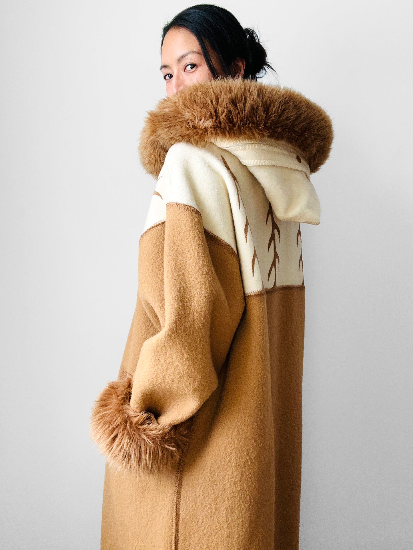 1980s Tan Pure Virgin Wool LUNDSTROM Canada Hooded Faux Fur Blanket Wrap Coat - Sz. O/S