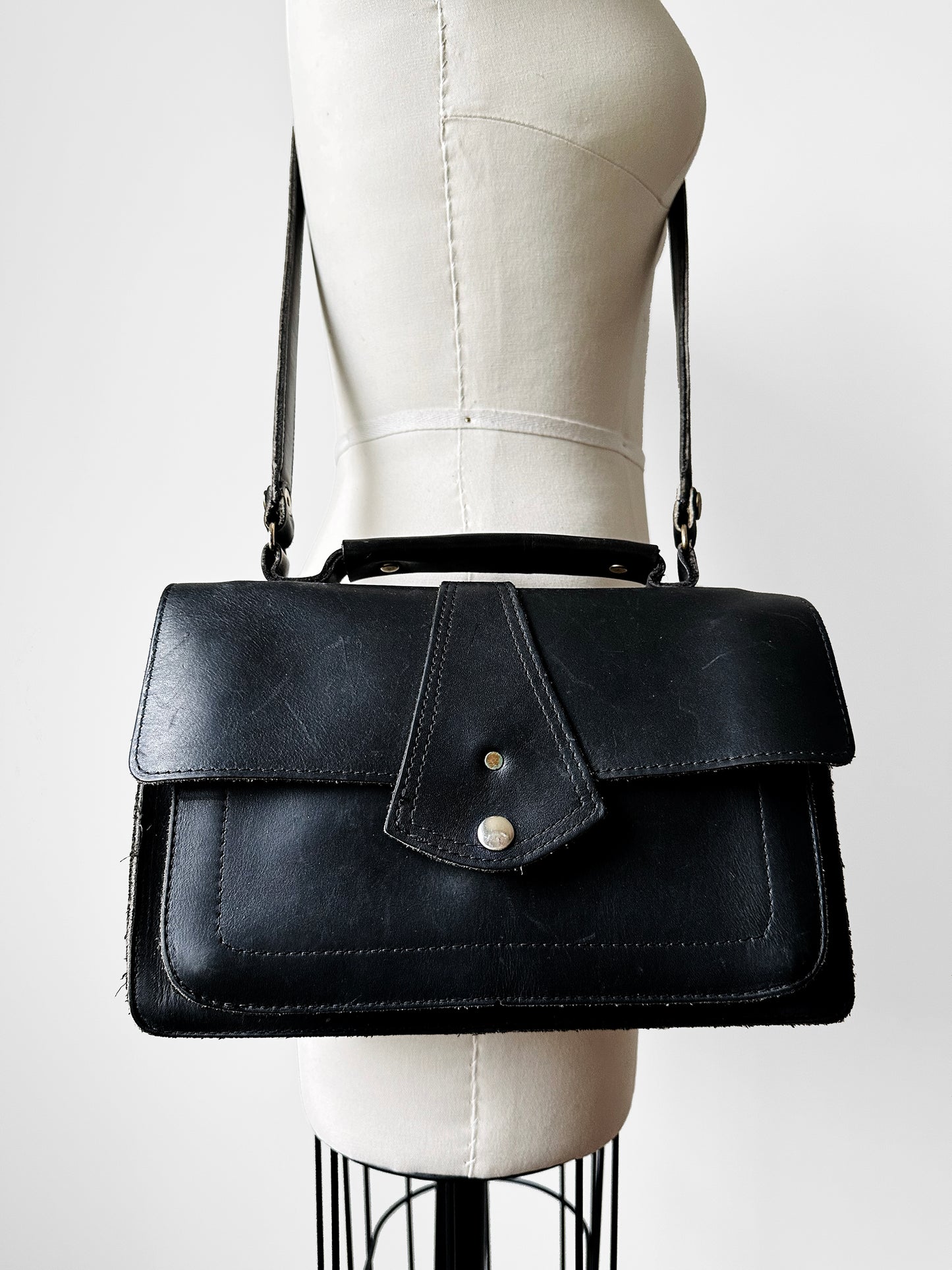 1970s Matte Black Heavy Leather Top-Handle Crossbody Purse