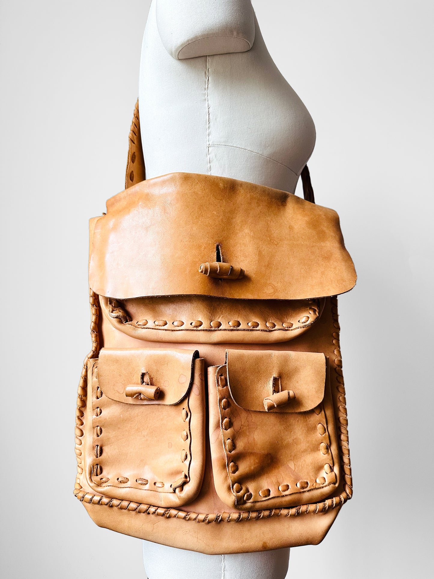 Large 1970s Tan Buttery Soft Leather Stitched Trim Shoulder Bag