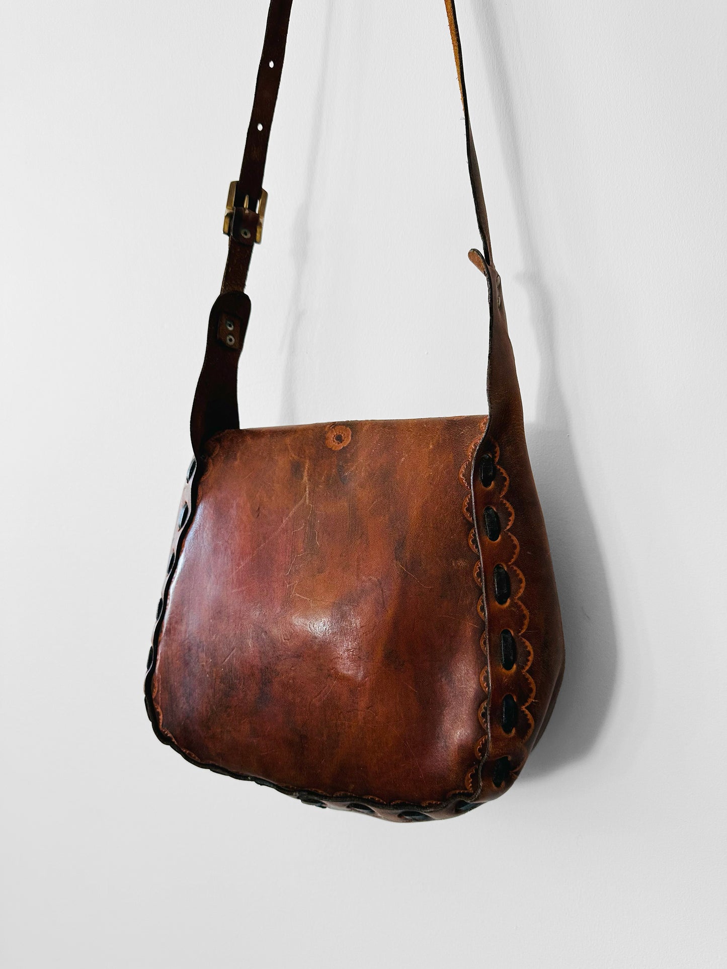 1970s Brown Floral Motif Tooled-Leather Purse