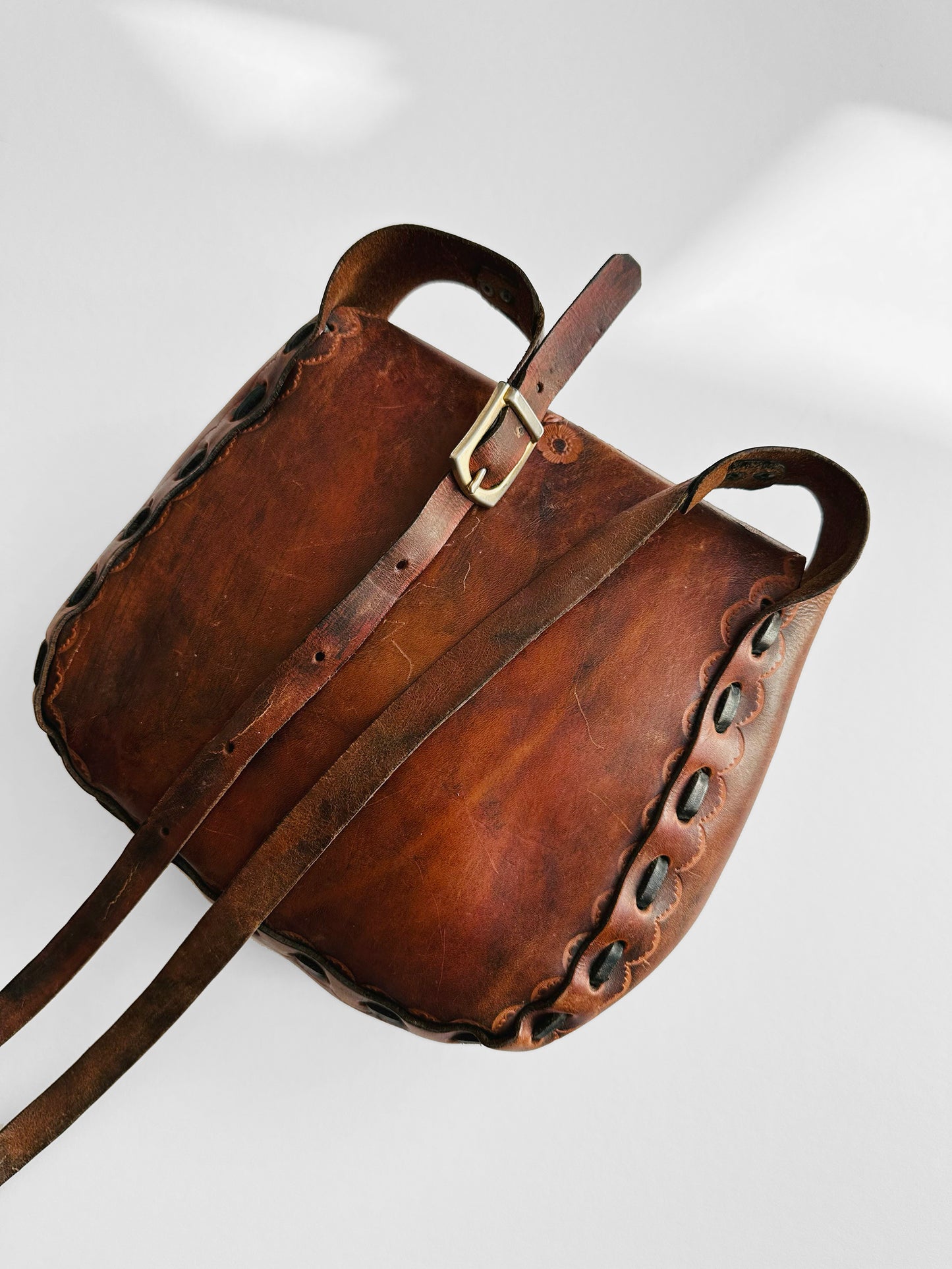 1970s Brown Floral Motif Tooled-Leather Purse