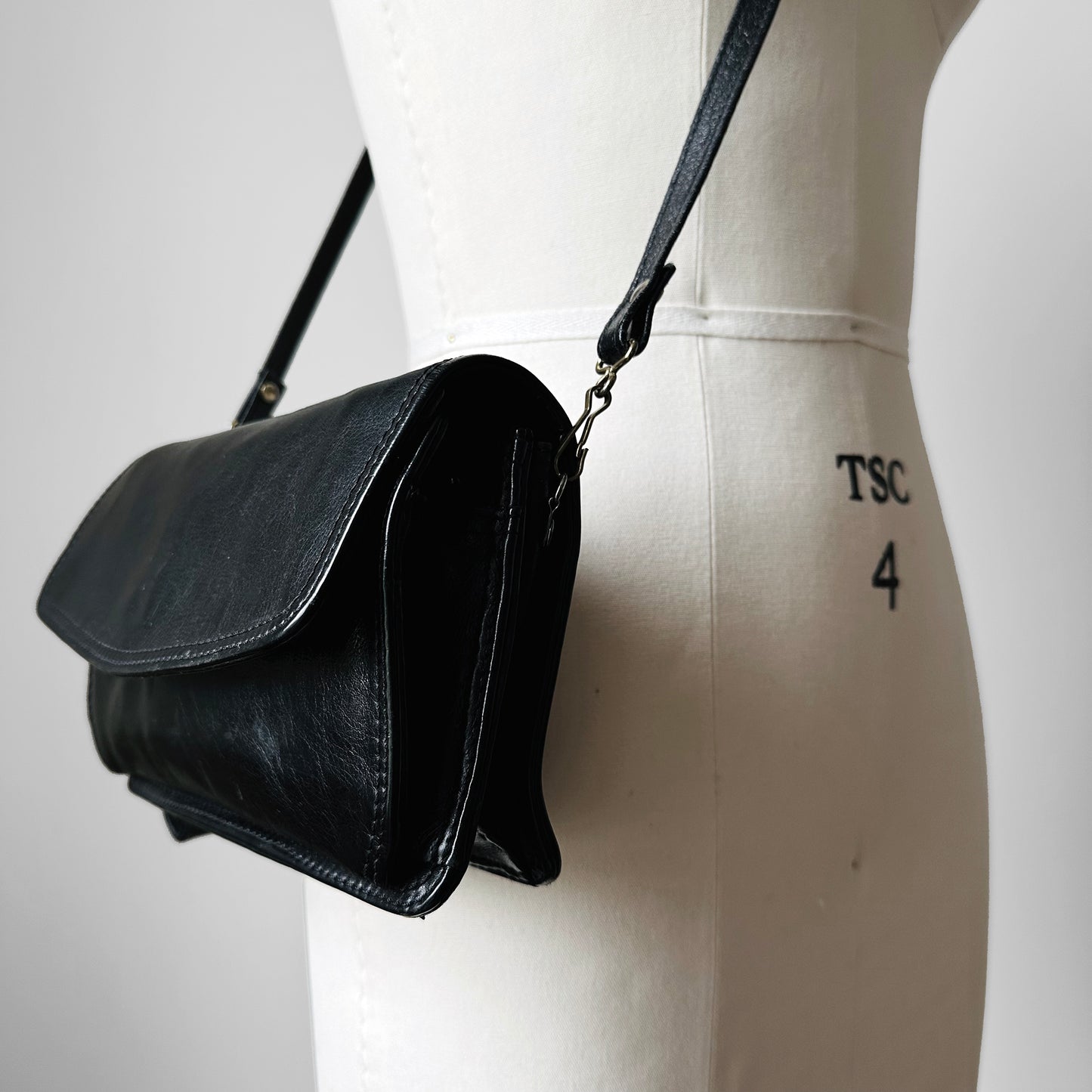 1990s Black Butter Soft Leather Travel Organizer Wallet Crossbody Wristlet Bag Purse