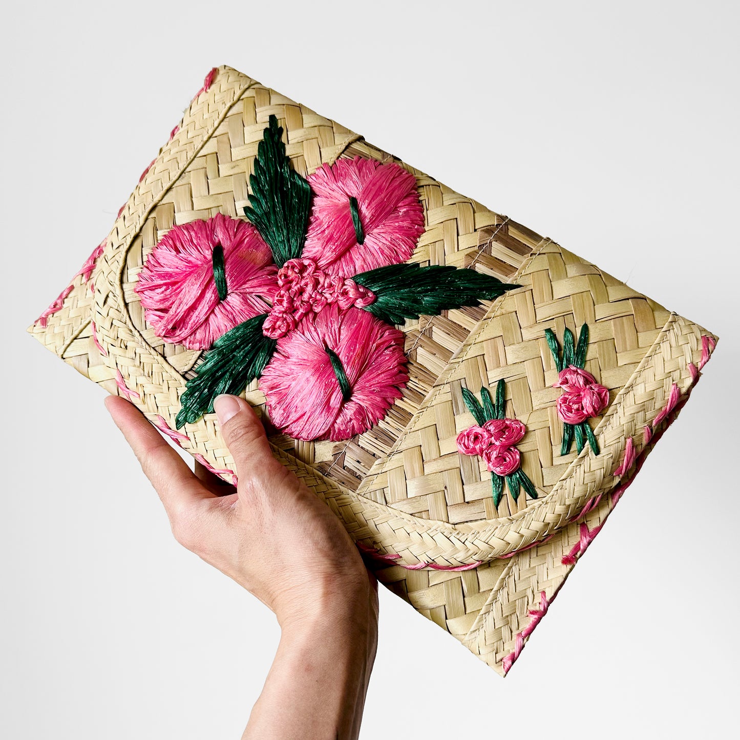 1960s Pink Embroidered Floral Woven Straw Clutch Purse