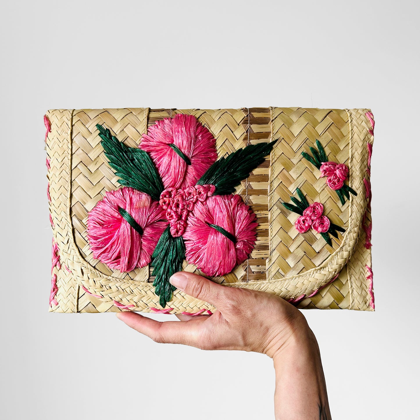 1960s Pink Embroidered Floral Woven Straw Clutch Purse