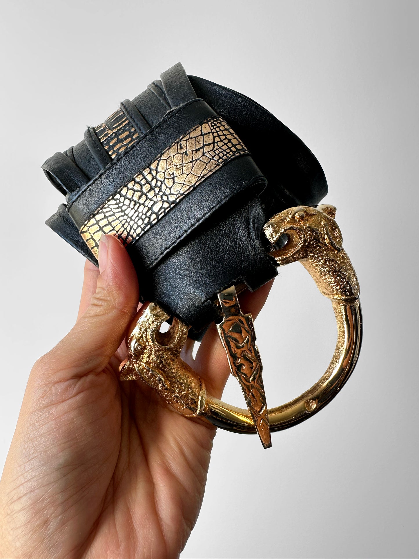 1970s - 1980s Wide Black and Gold Leather Cat Head Belt  - Sz. M/L