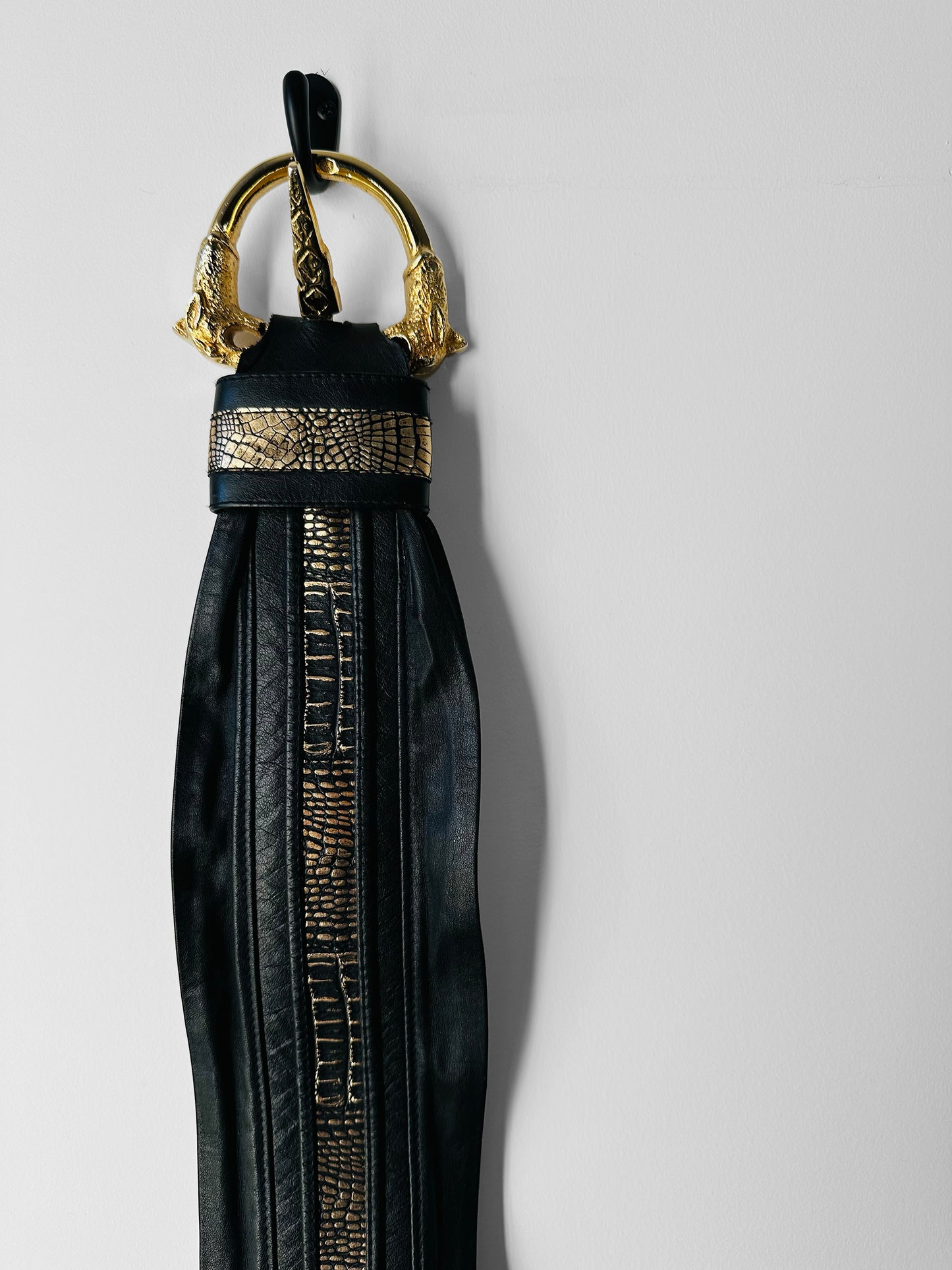 1970s - 1980s Wide Black and Gold Leather Cat Head Belt  - Sz. M/L